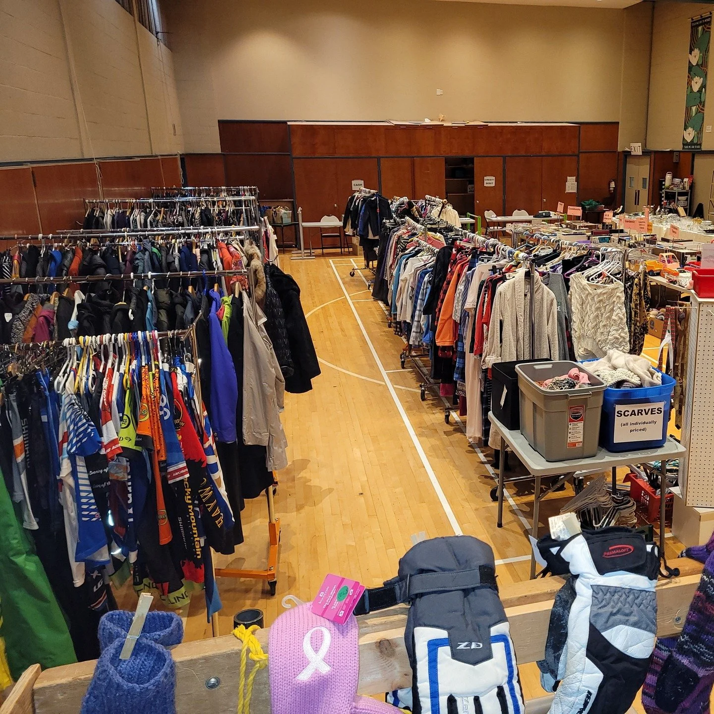 We're ready for you! Doors open at 1pm today and then again tomorrow at 10am. Come and find some treasures!

#thrift #westvancouver #christmasshopping #christmasiscoming🎄🎁⛄🎅