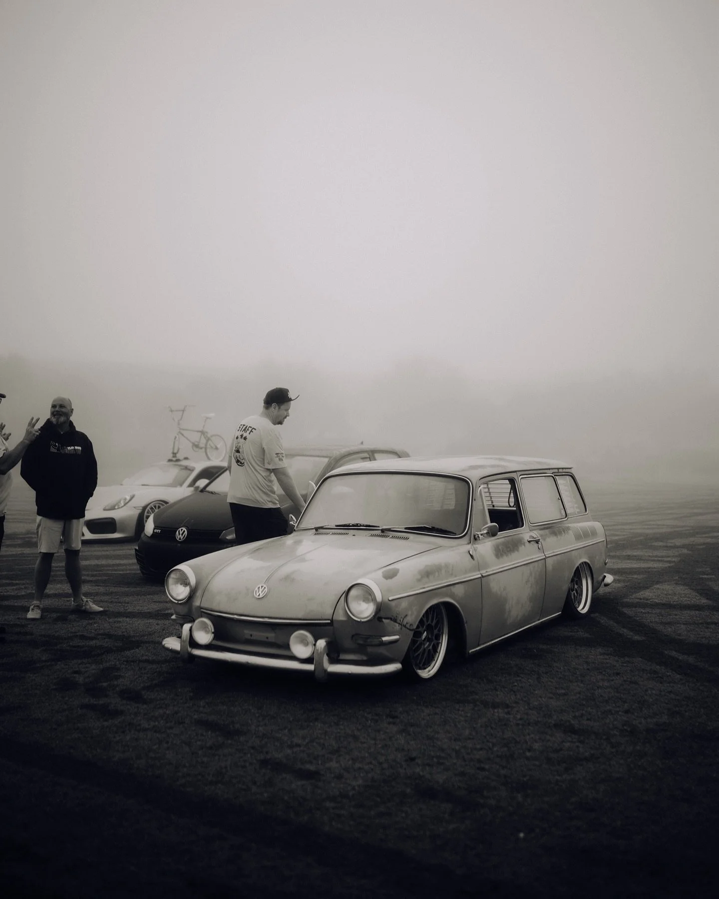 I call this &ldquo;people looking at cars&rdquo; | #ojstyle