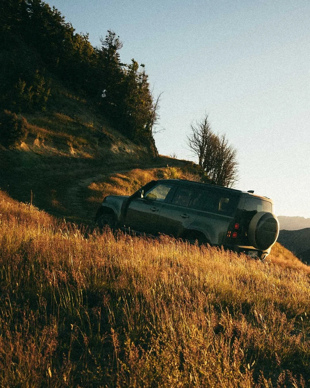 There&rsquo;s something so special about capturing real life, and real moments of adventure. Something @jayfrench does so beautifully. 

We were hosted by our new friends at @benlomondjourneys who welcomed us onto the land, and into a moment we won&r