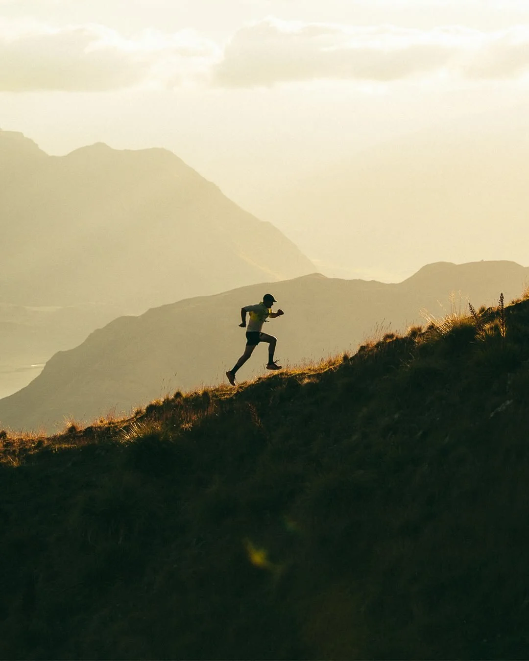 A last minute sunset mission up New Zealand&rsquo;s Mount Maud with @bradencurrie was one for the memory books. Thank you for taking us on a trail running adventure Braden. 

Special shout out to @jayfrench who made it to the top (1,000m elevation ga