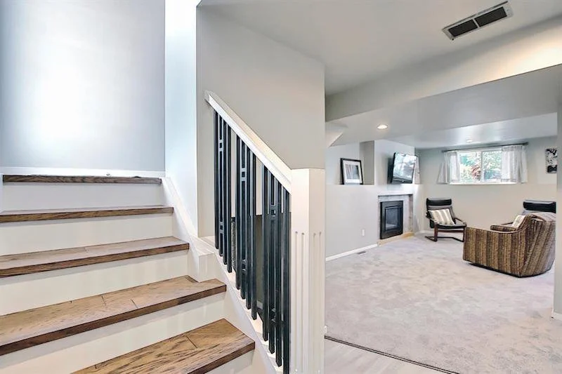 finished laq handrail03.jpg