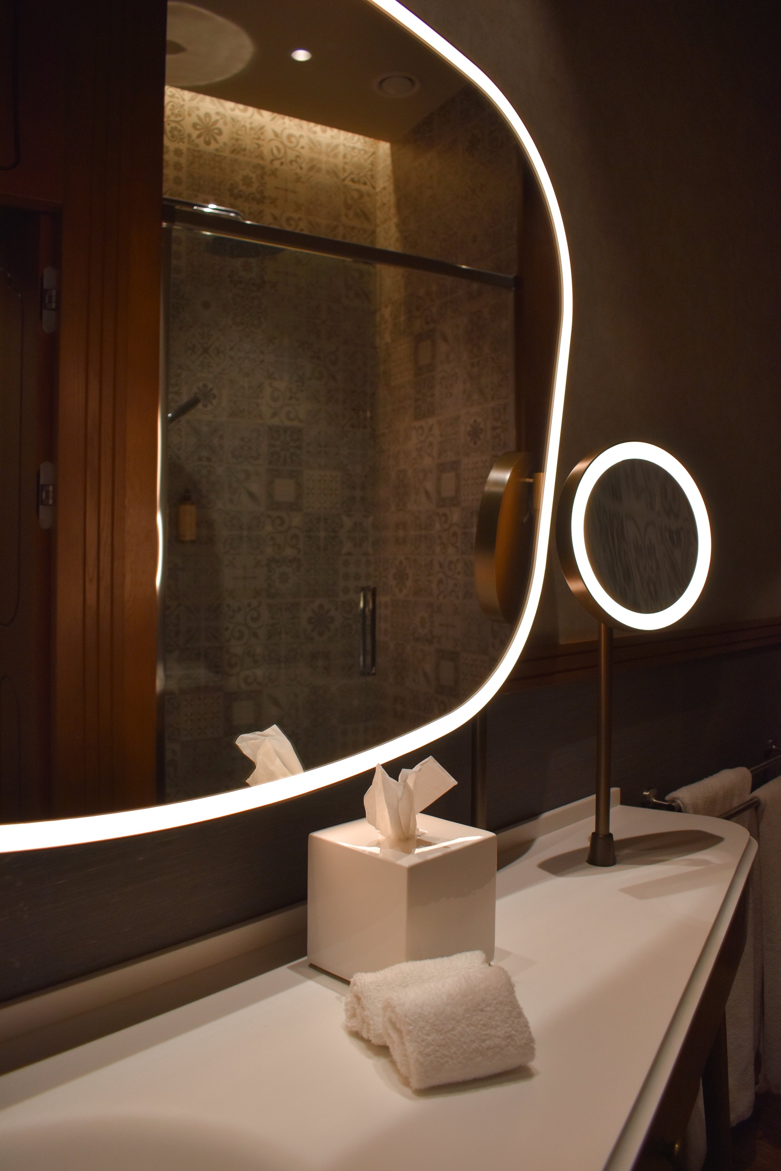 Bathroom03edited.jpg
