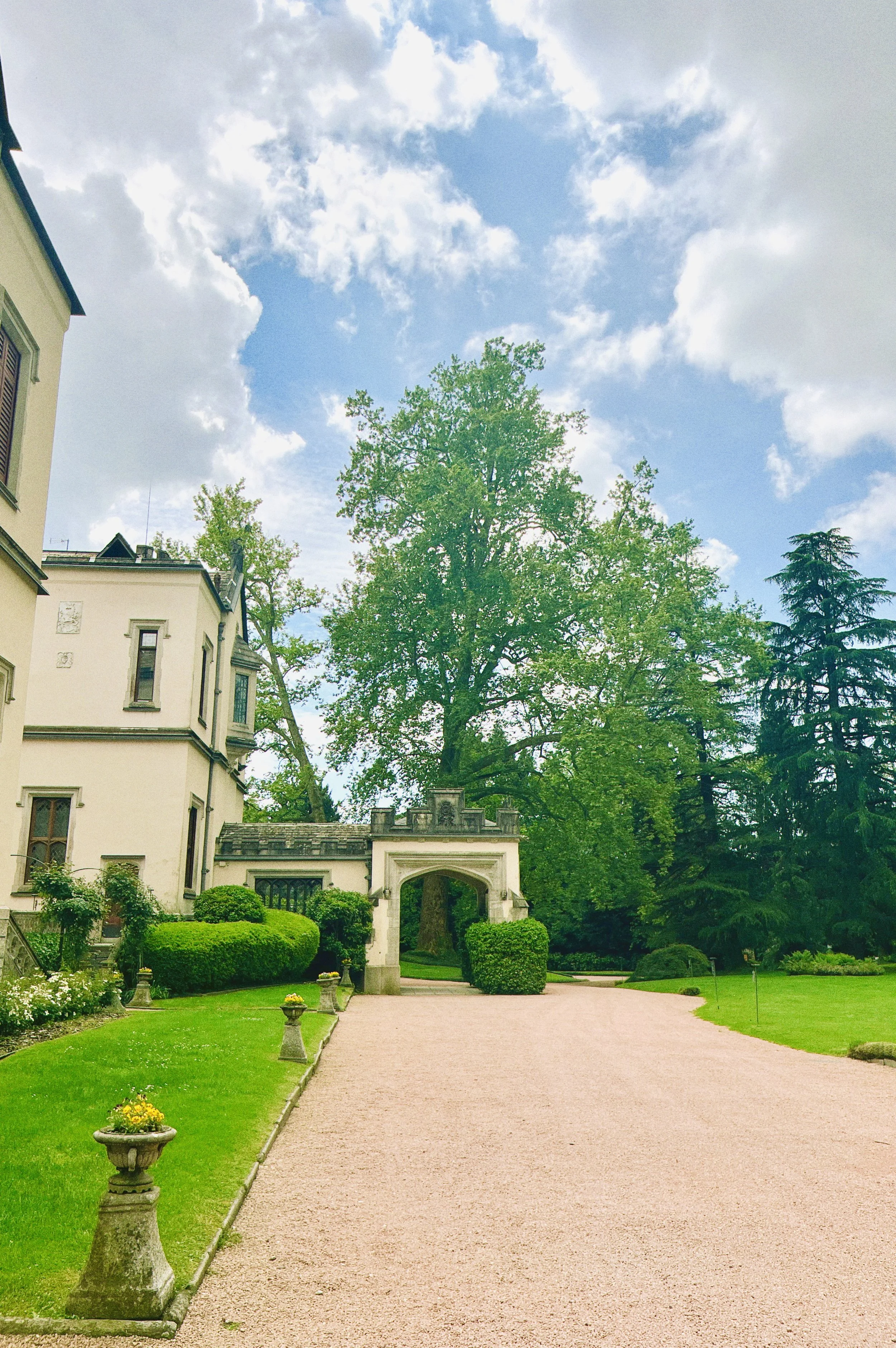 Castello del Pozzo – Piedmont’s Neo-Gothic Masterpiece on Lake Maggiore
