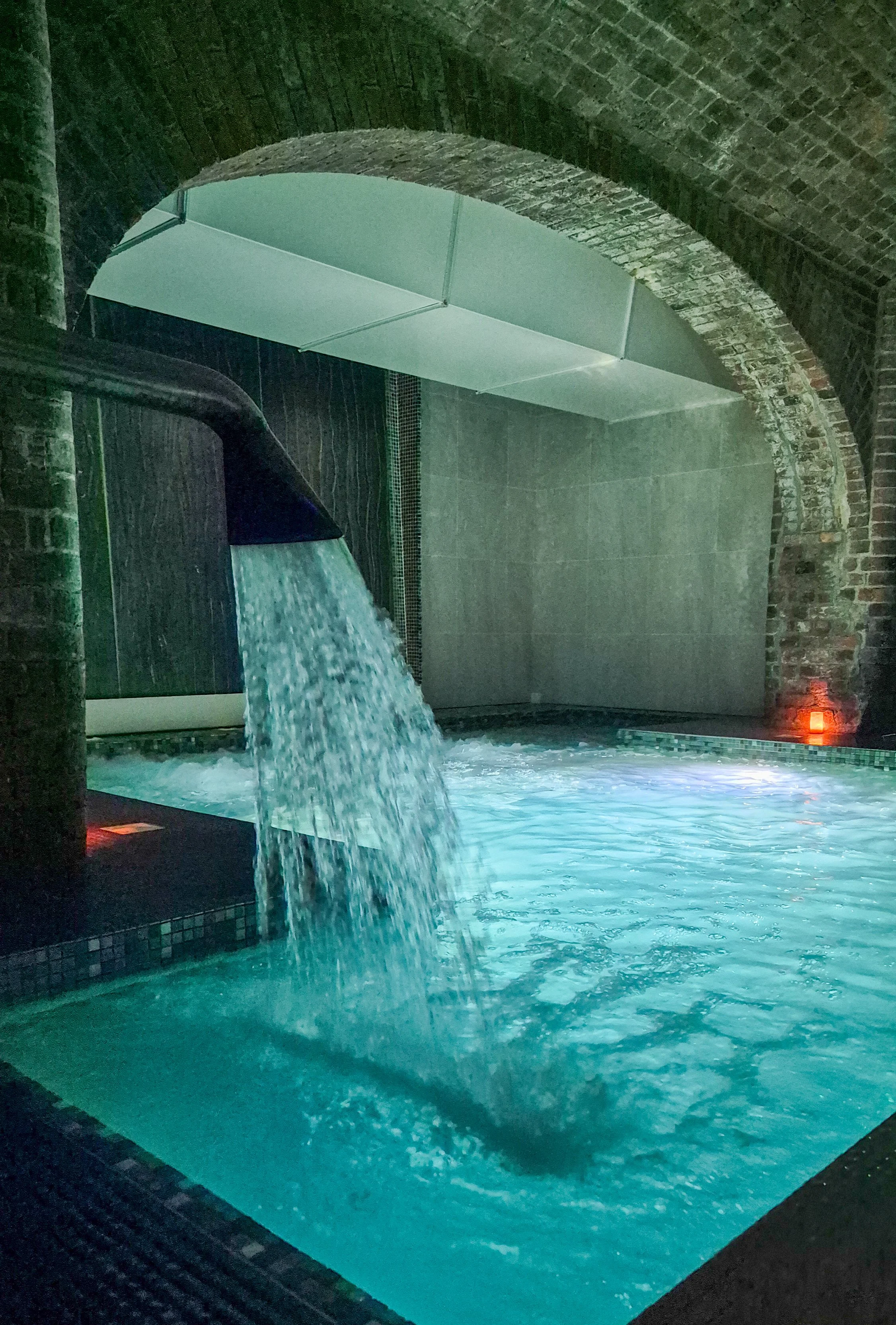 Titanic Hotel Liverpool – Where Industrial Grandeur Meets Modern Luxury