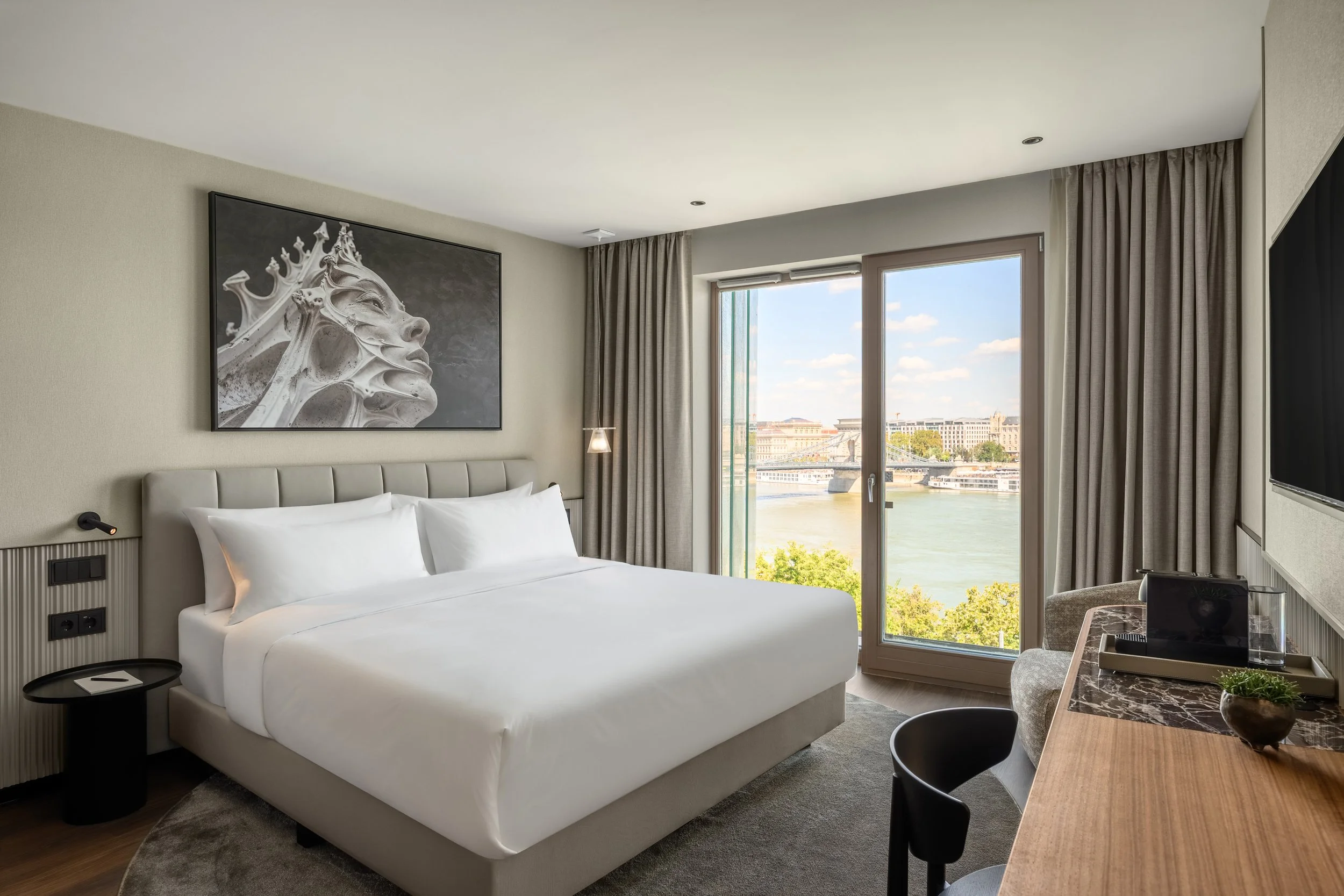Leon_Hotel-002.jpg