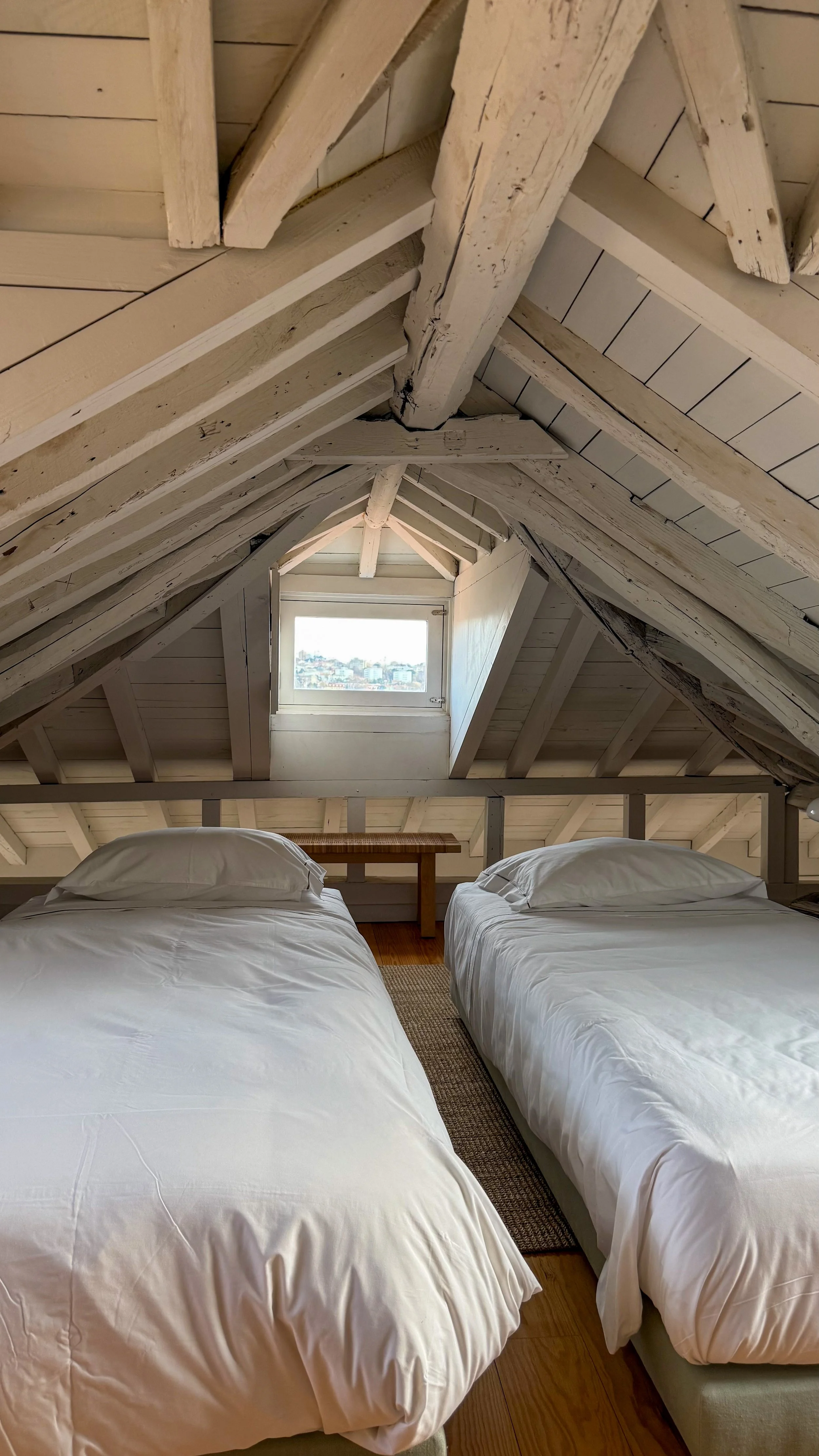 Apart 5_small bedroomJPG.JPG