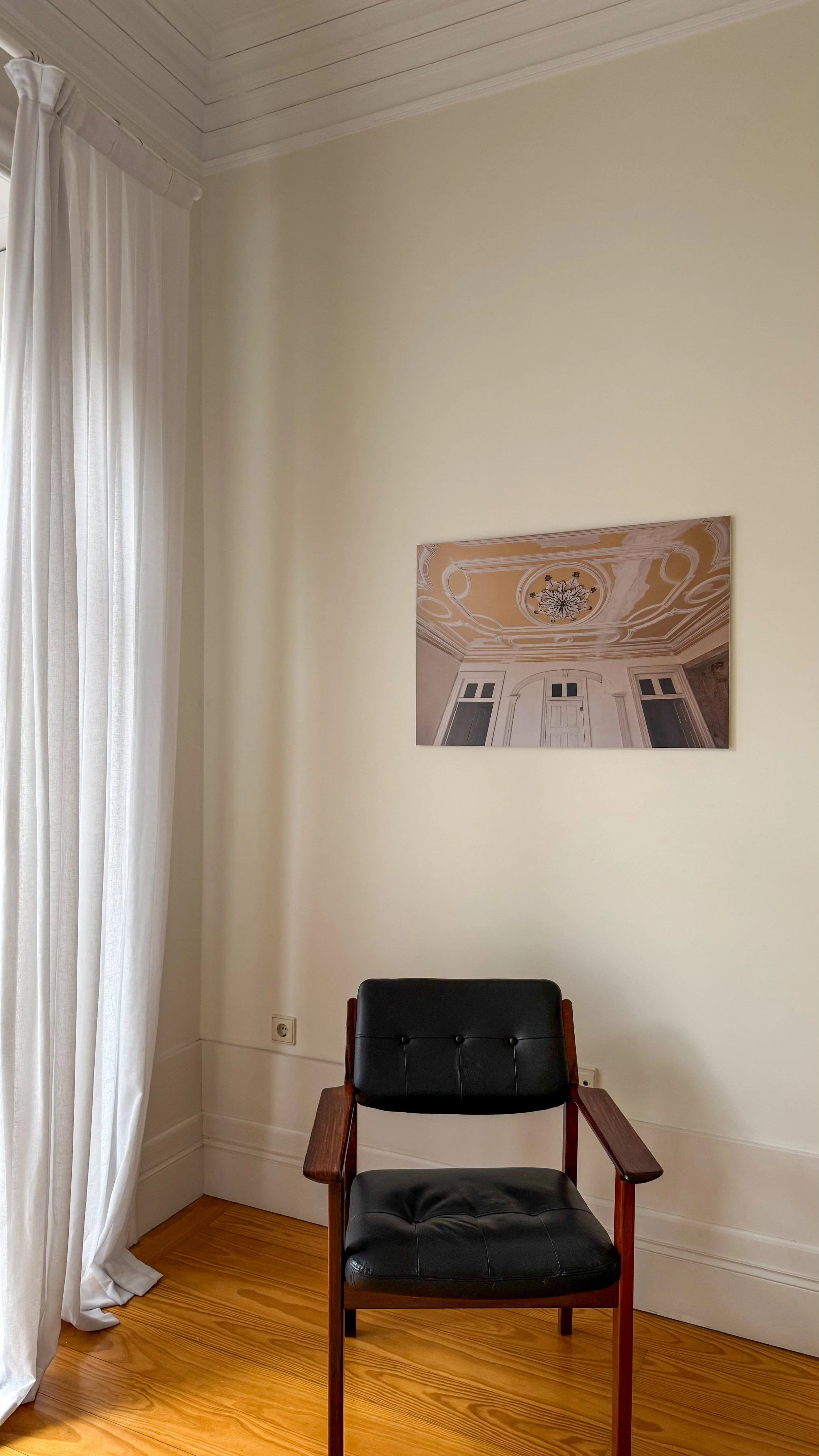 Apar3_chair.JPG