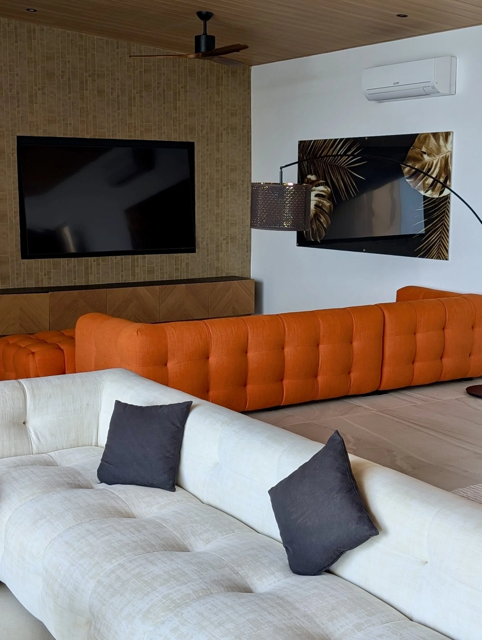 Lounge.jpg