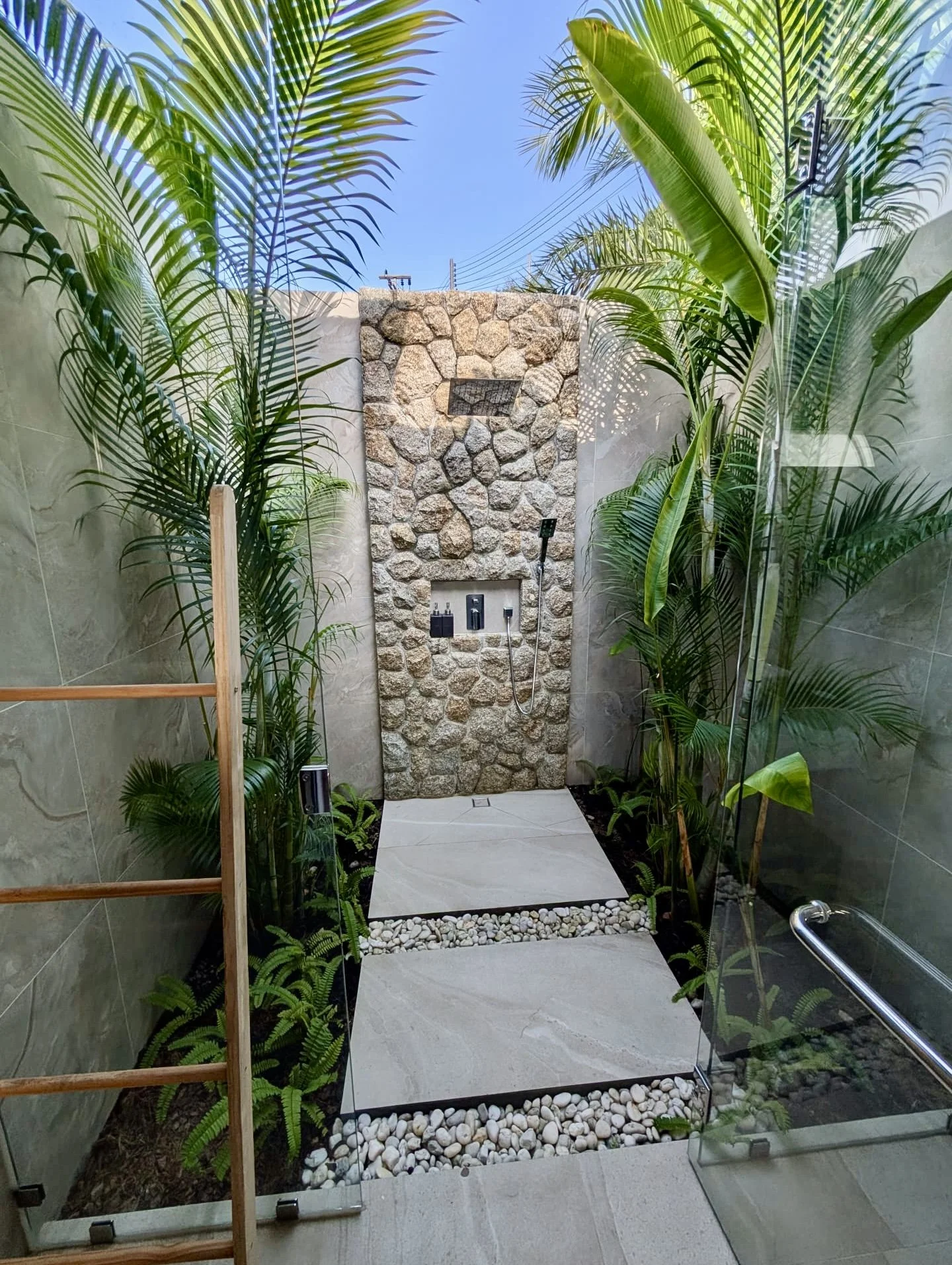 Outside Shower.jpg