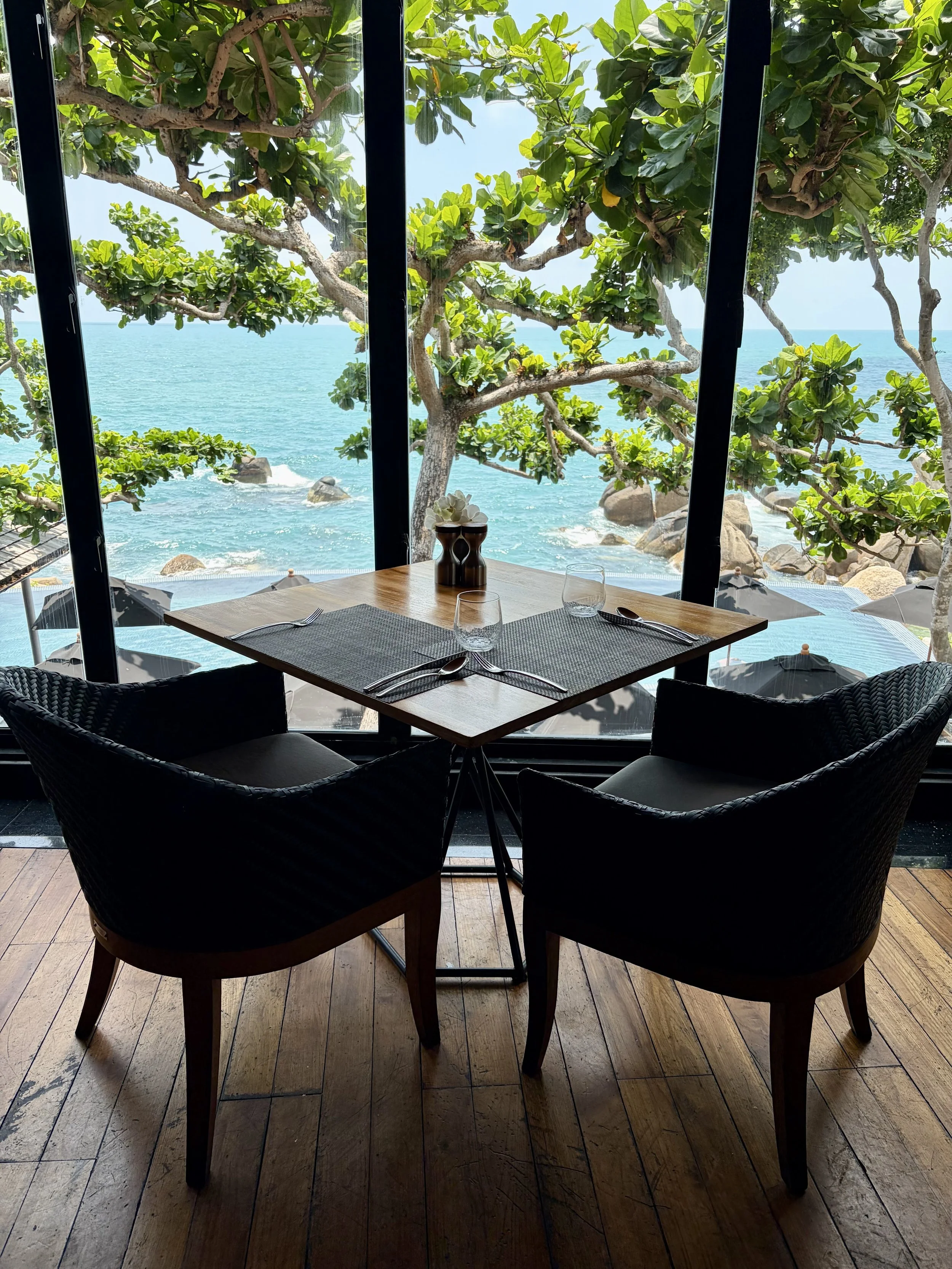 Moon_Restaurant.jpg
