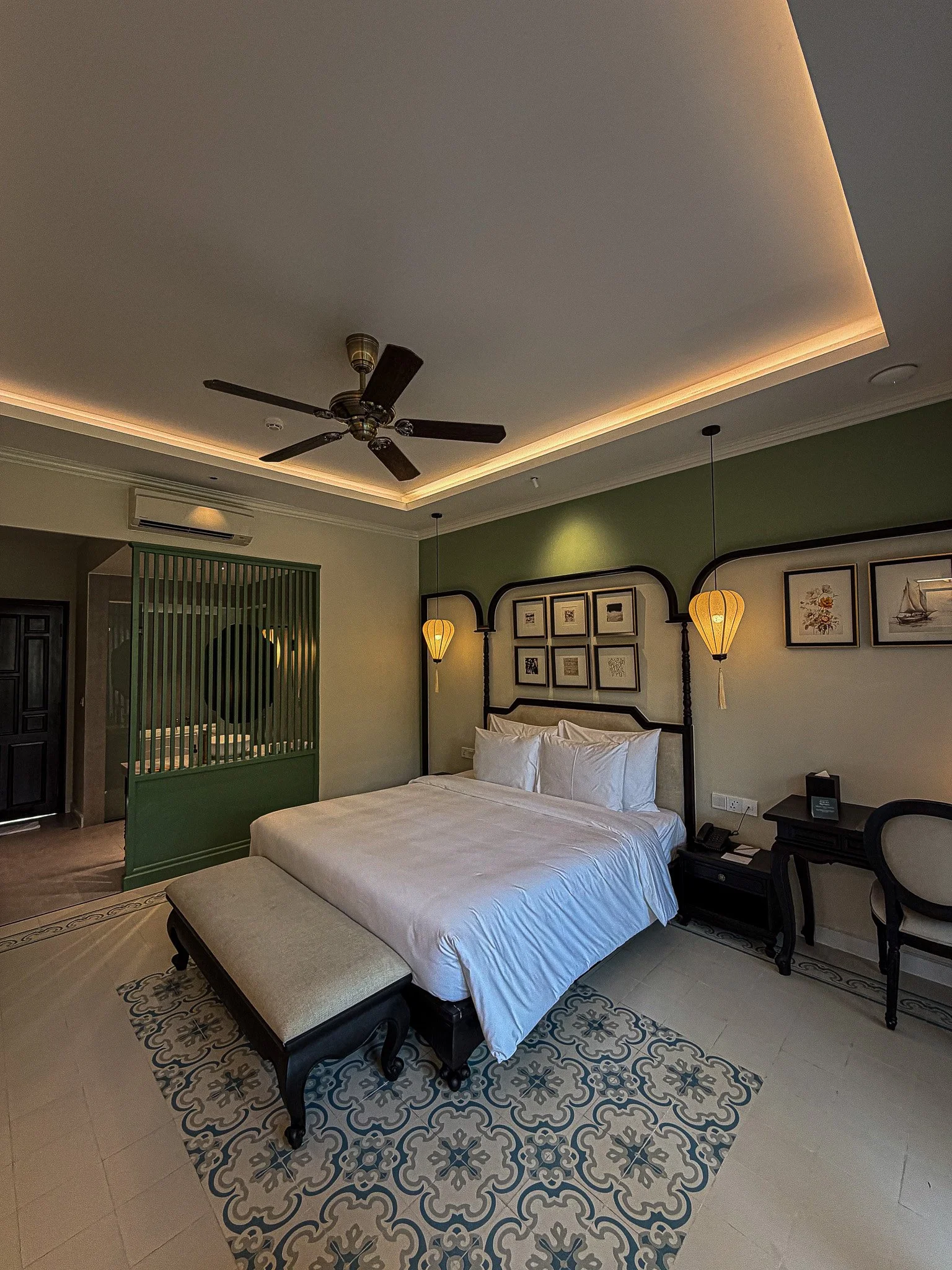 Room 1.jpg