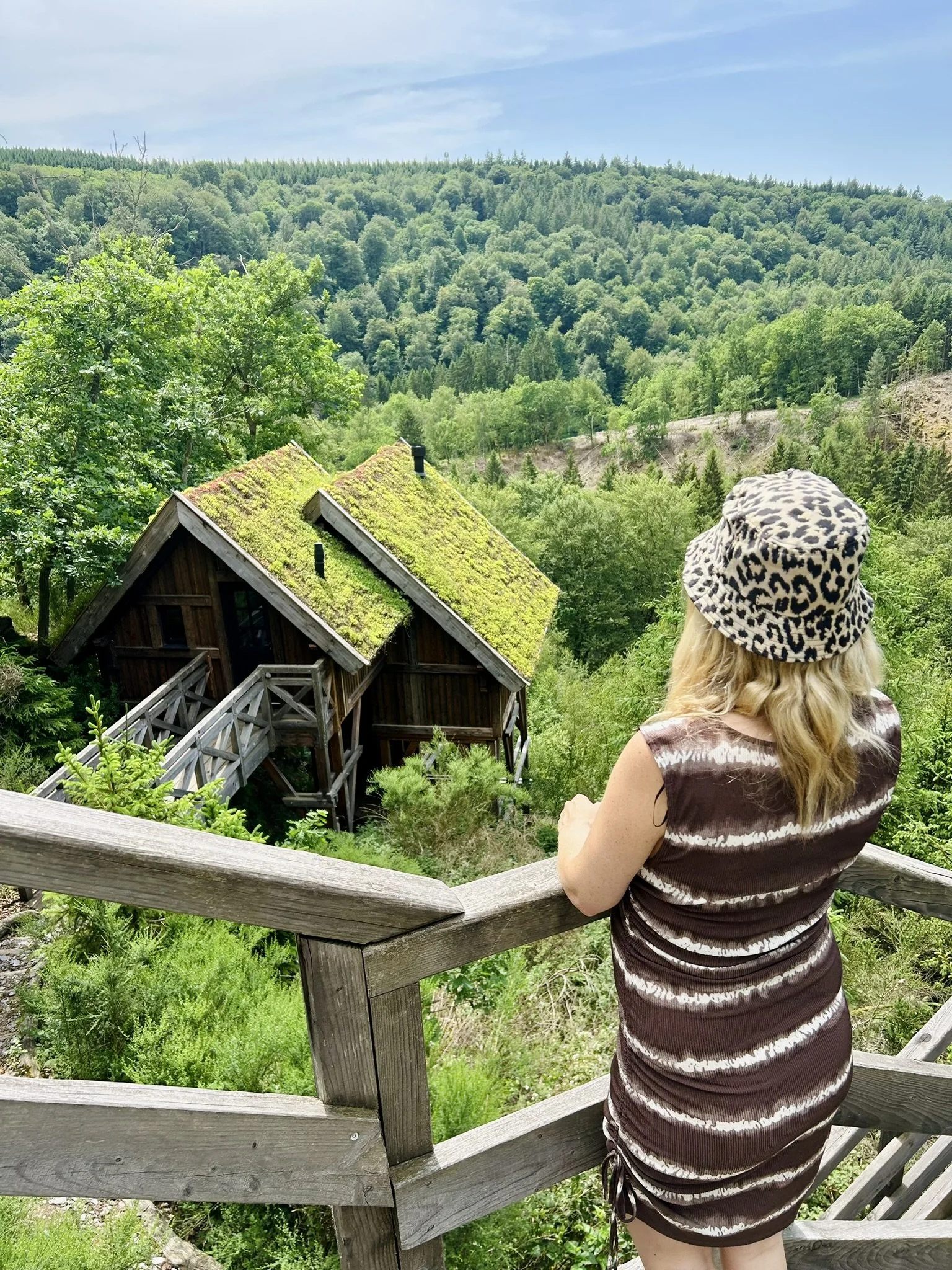 Les Cabanes de Rensiwez: A Storybook Forest Escape in the Belgian Ardennes