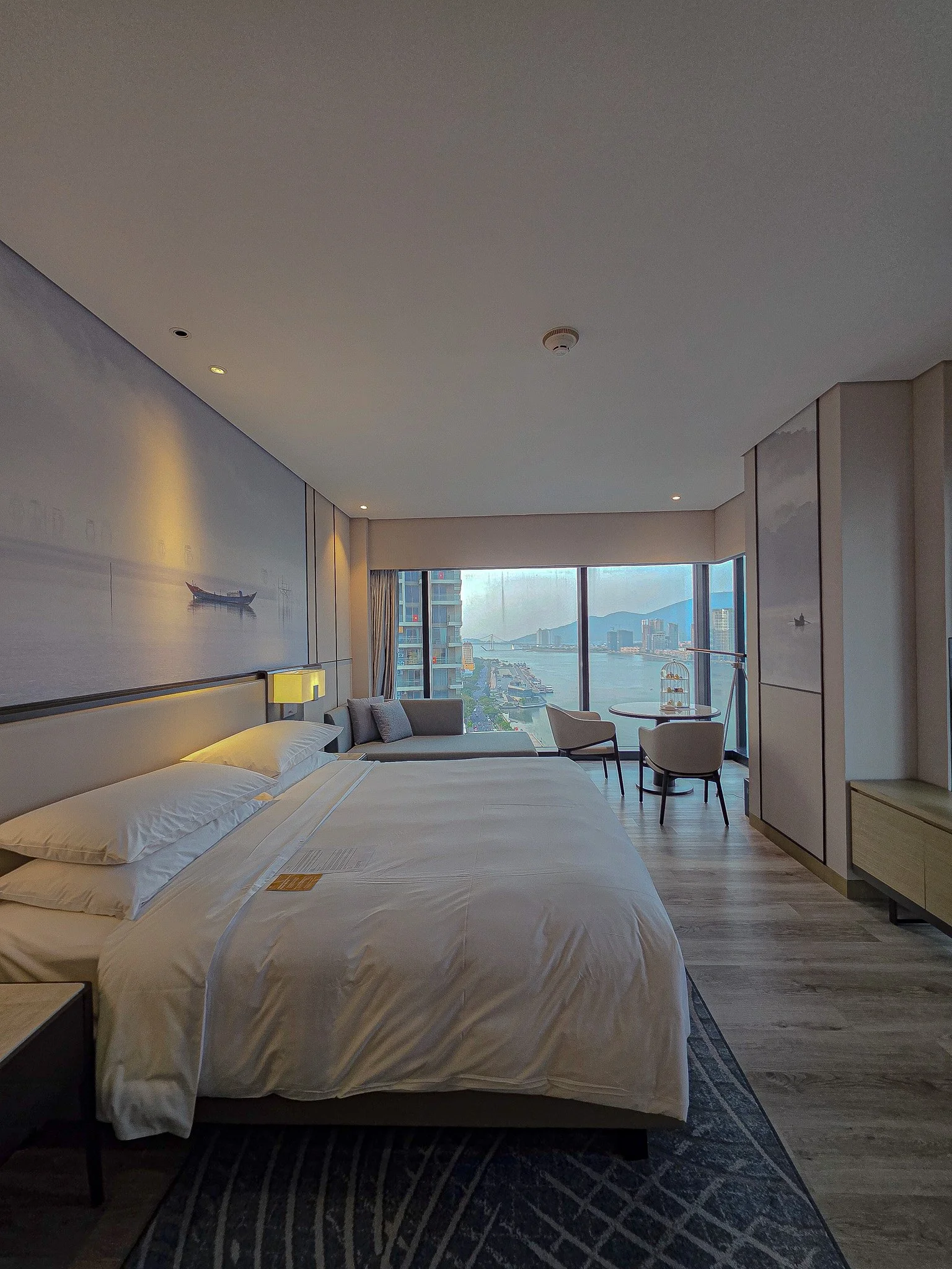 Room 2_.jpg