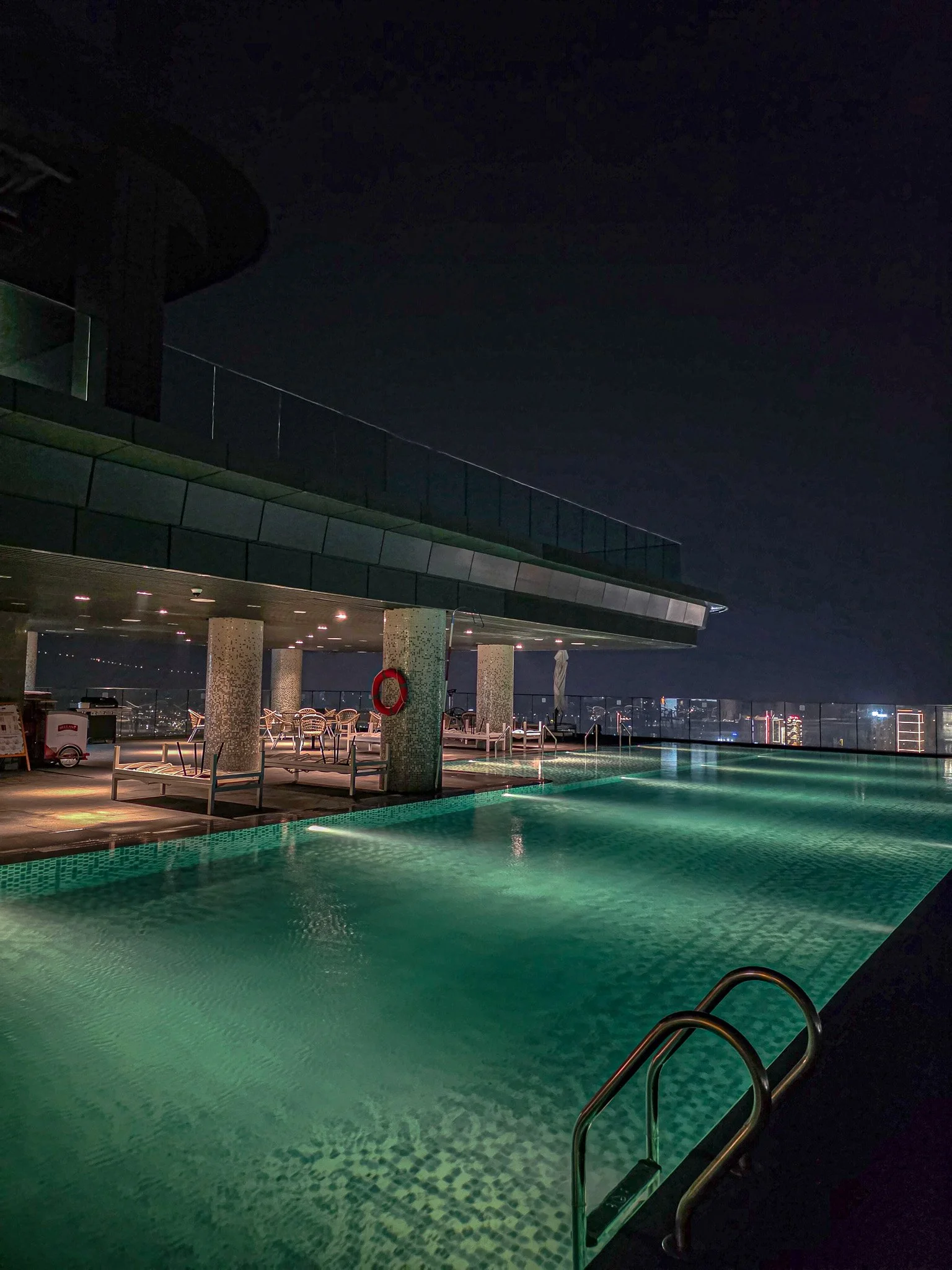 Swimming pool 3.jpg