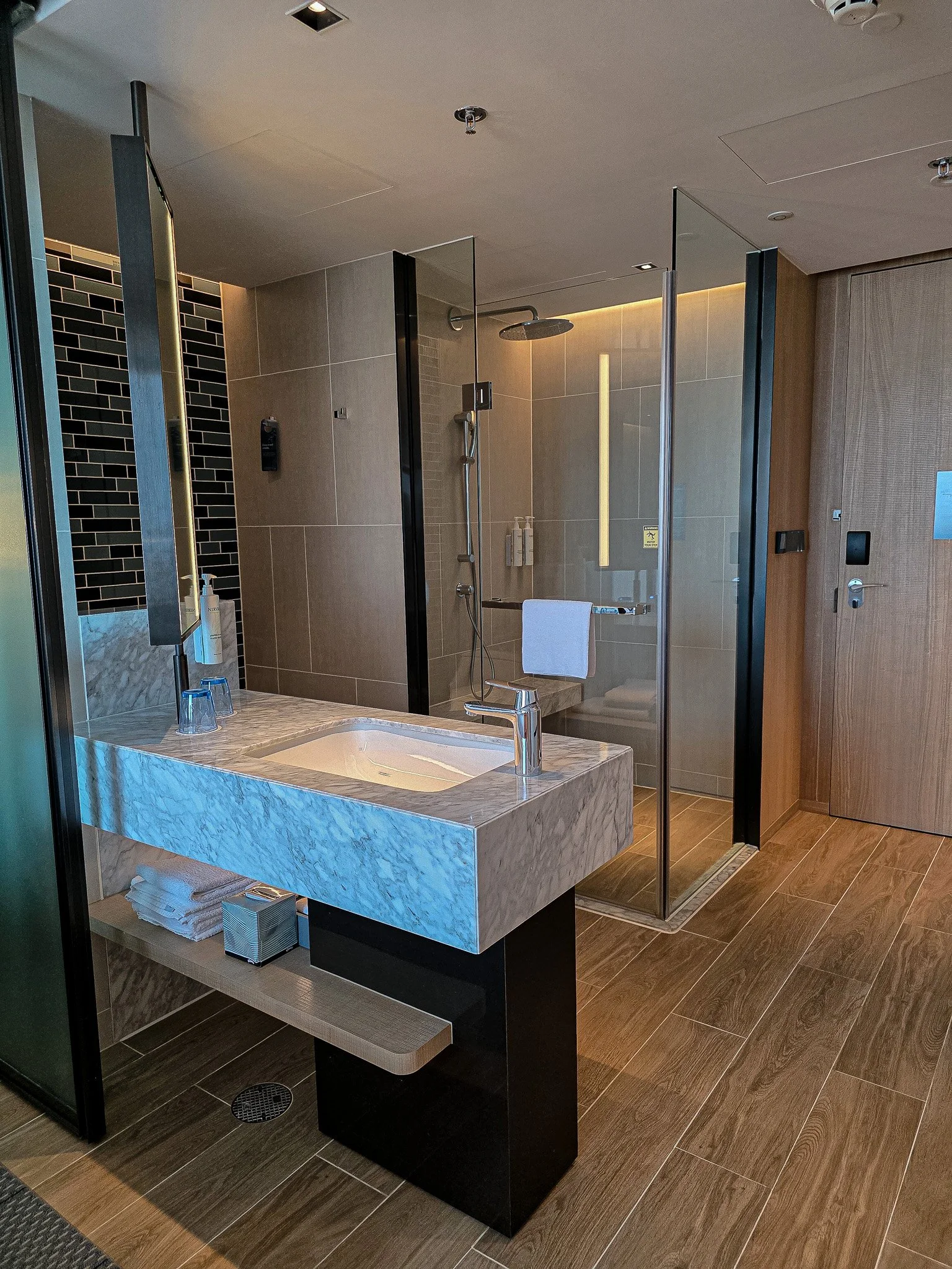 Room 2.jpg