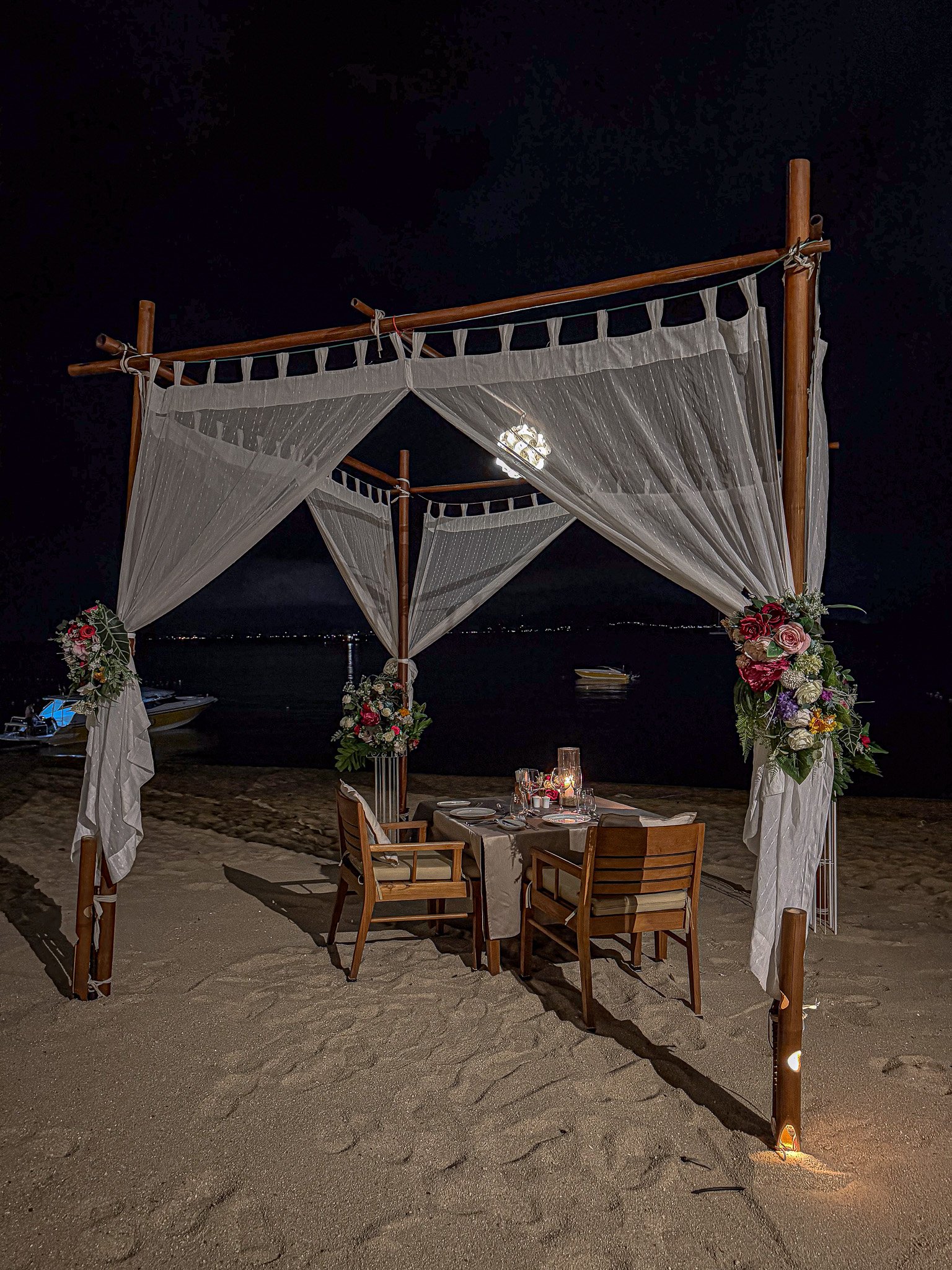 Dinner on the beach-2.jpg