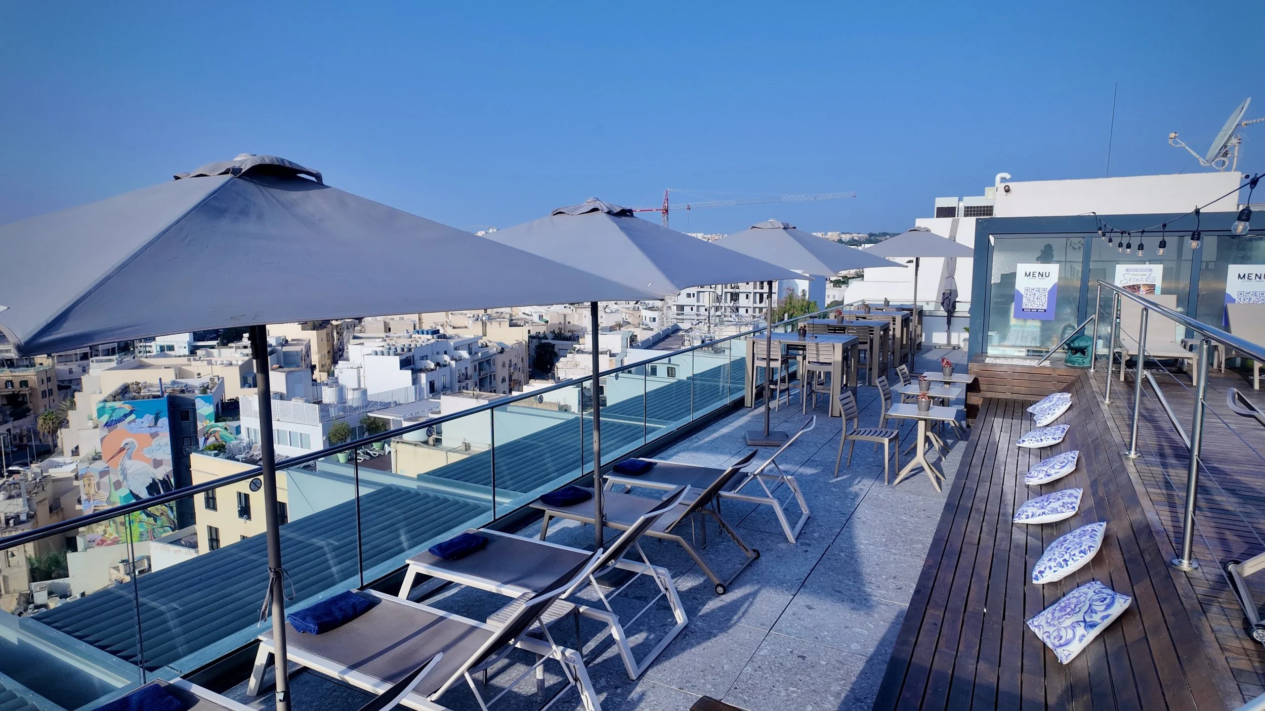 Rooftop Poolside (wide angle).jpg