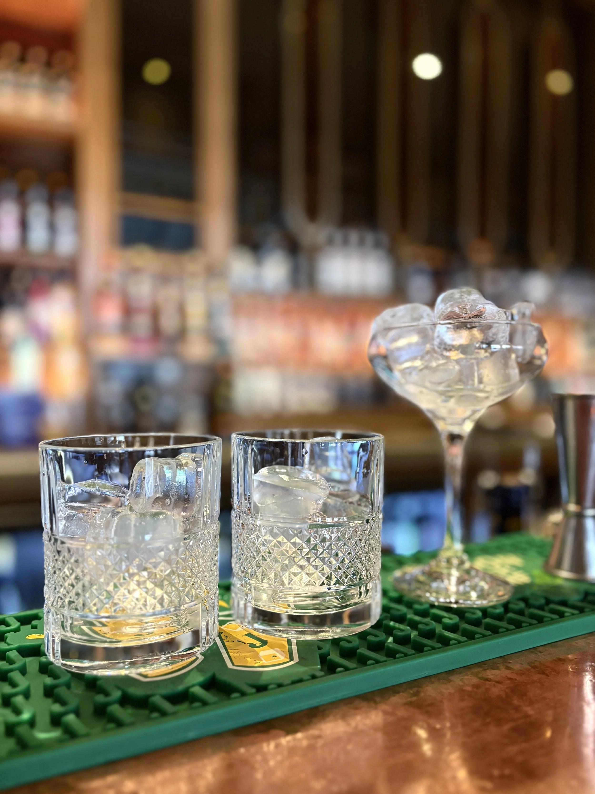 Bar 2.jpg
