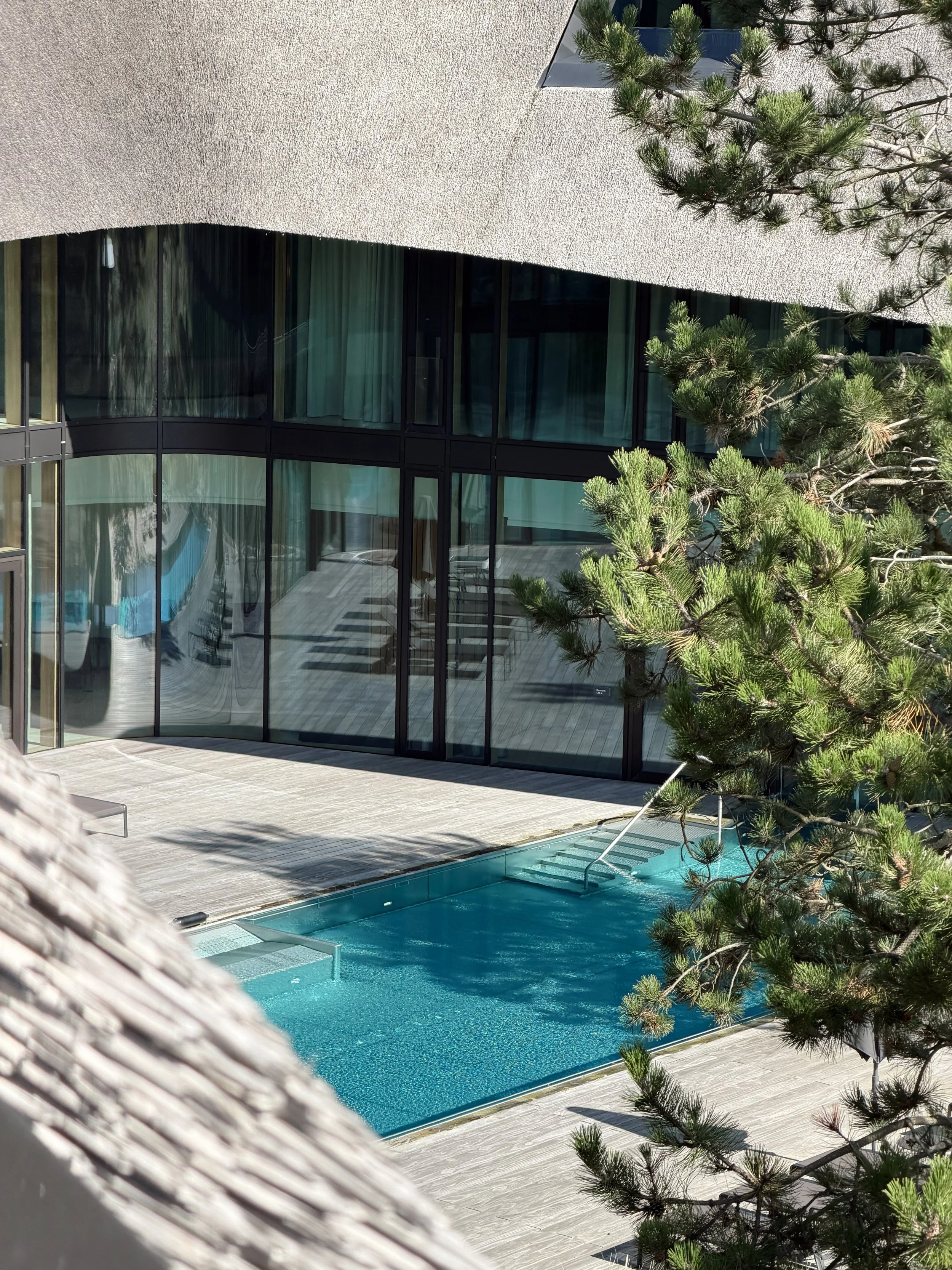 Pool outdoor.JPG
