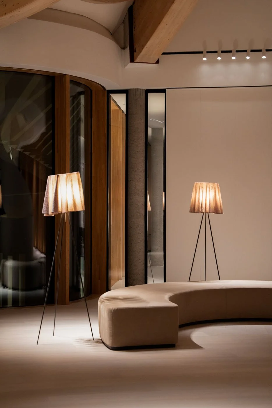 Entrance lamps.JPG