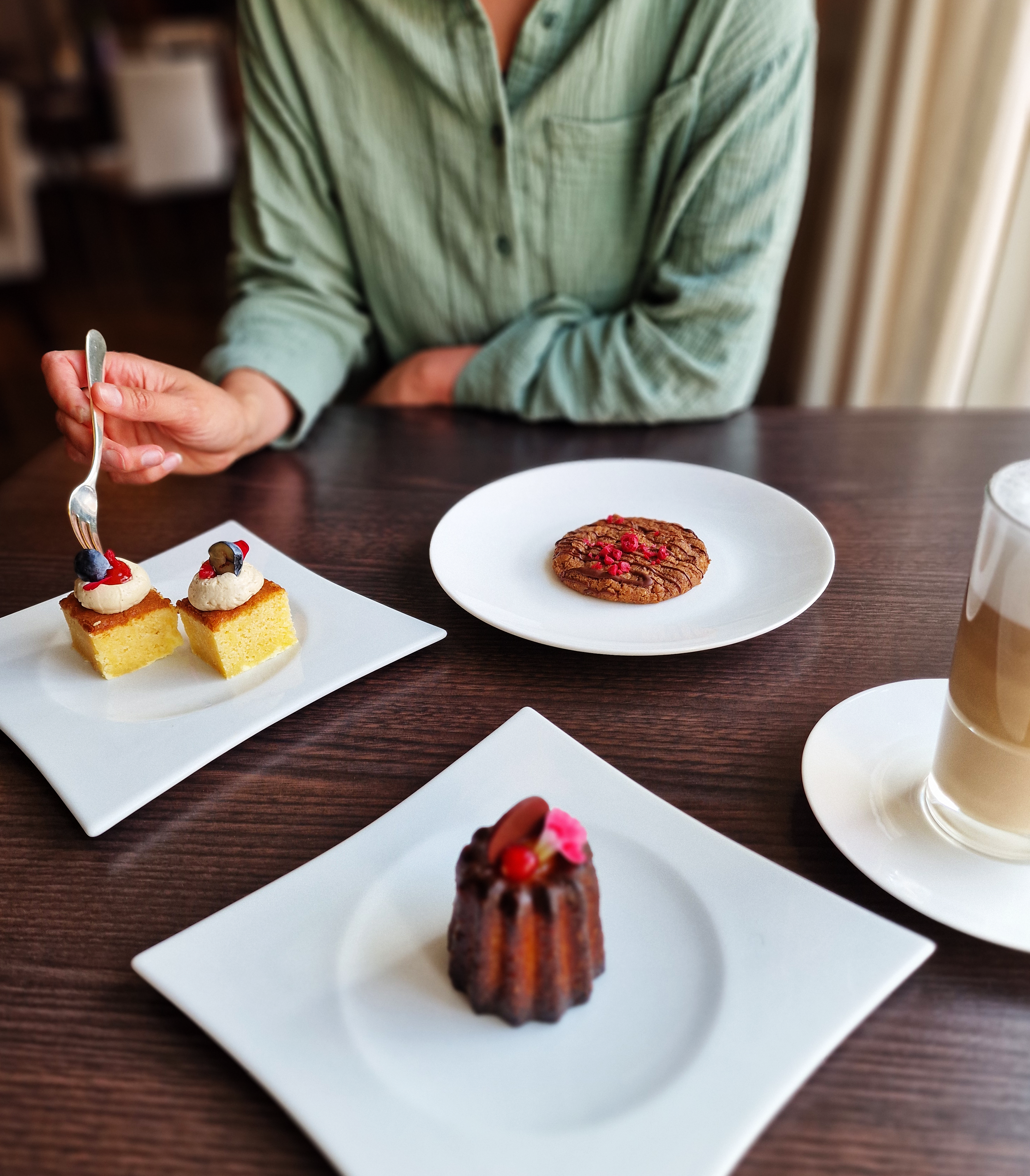 Afternoon Cake Hand 2.png