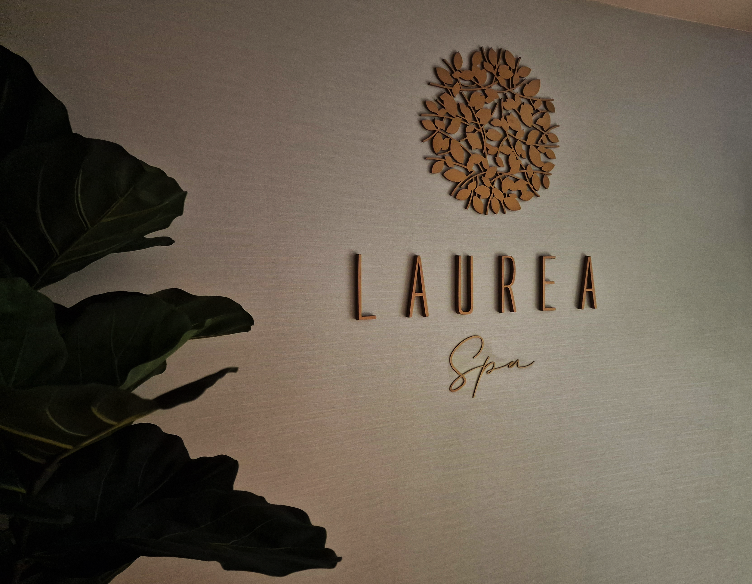 Laurea Spa Sign.png