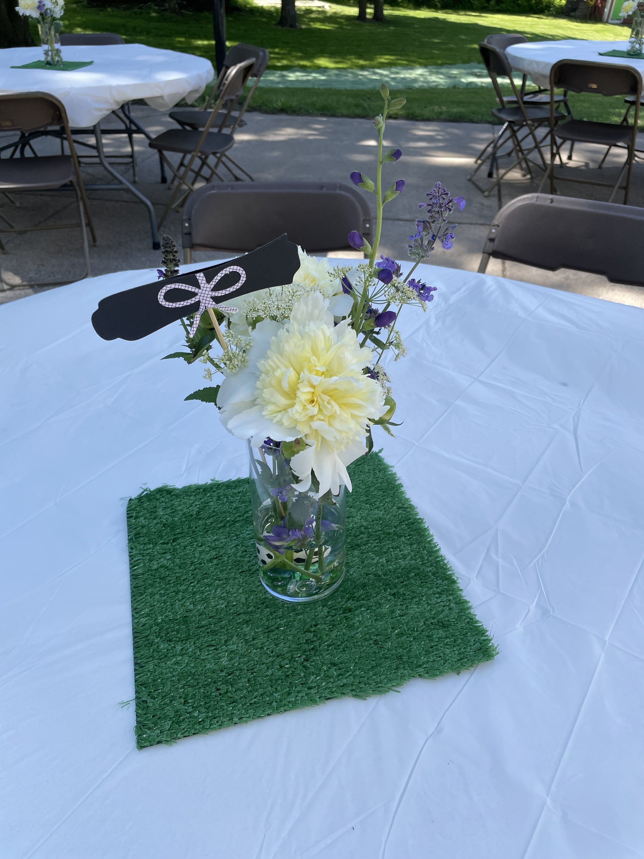 graduation circle table vase.jpg