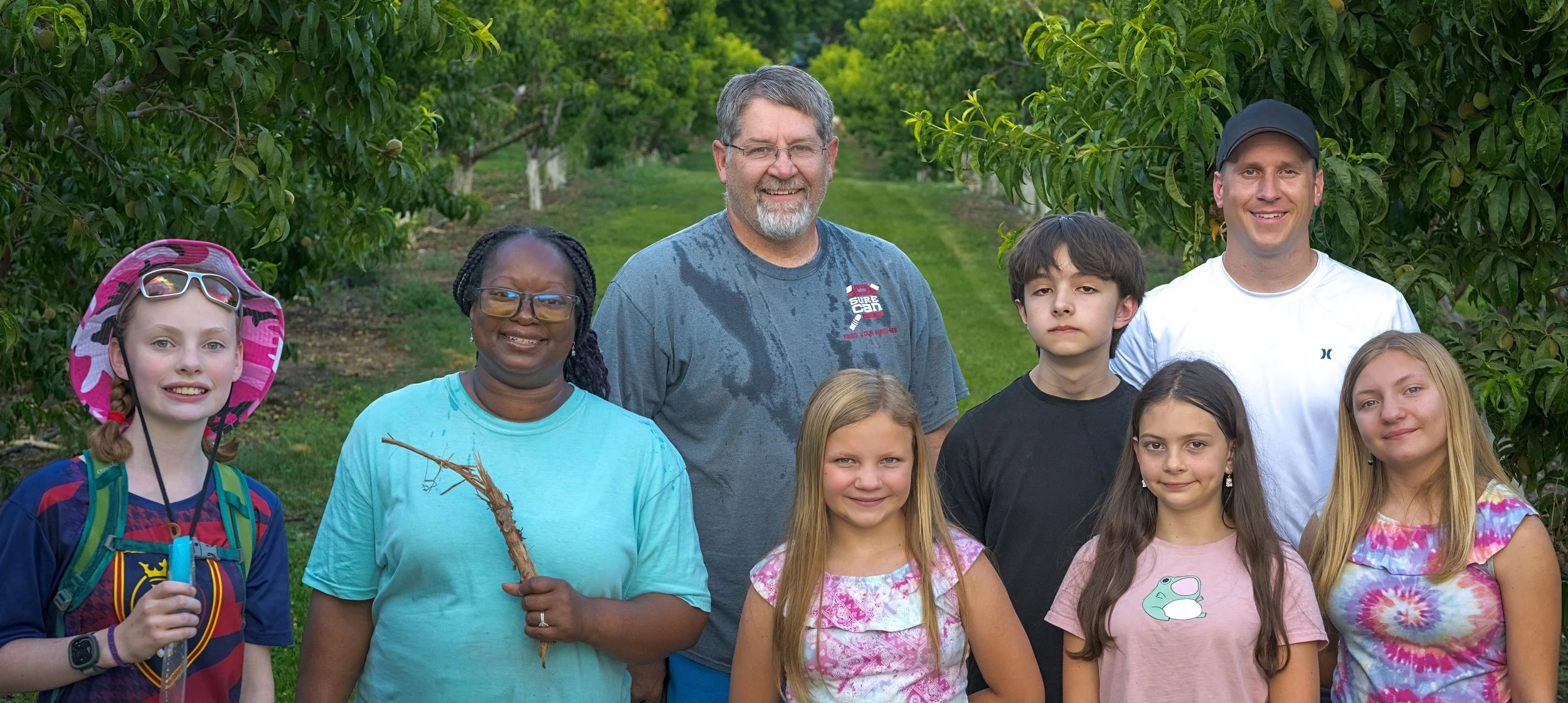 FarrWestPoplarRakingGroup_1100983.jpg