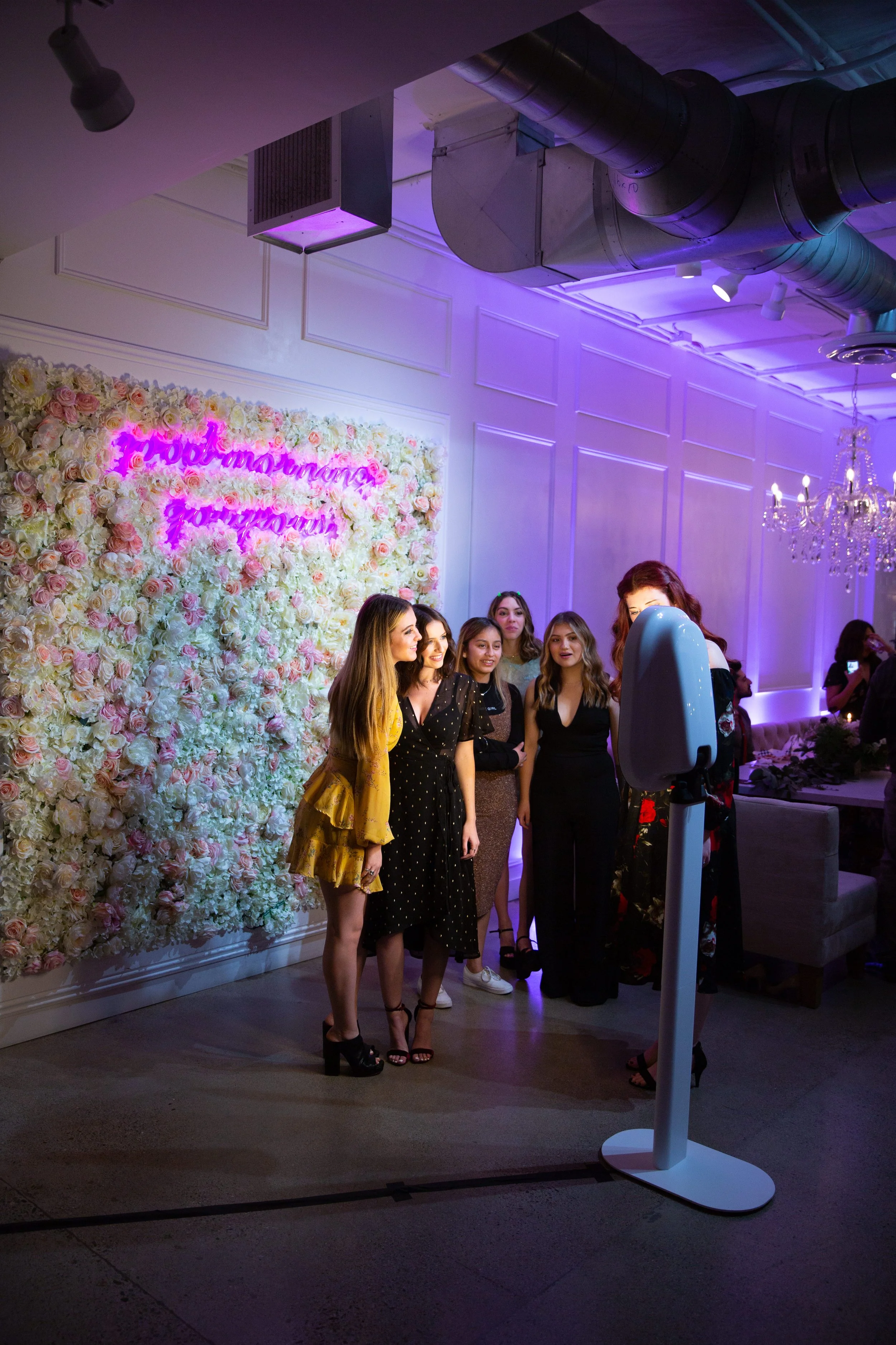 Photo Booth Rentals for Weddings, Corporate Events & More in ...