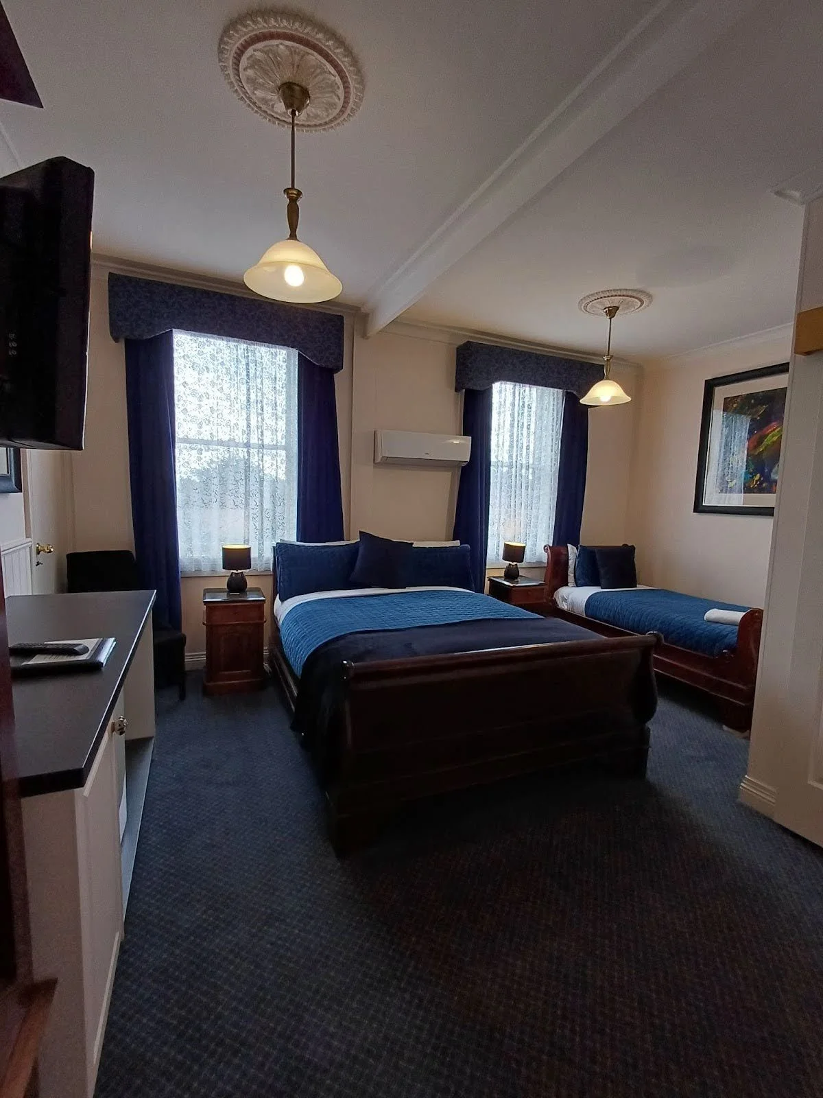 Accommodation in Launceston | ART Hotel on York | Premium Twin room with queen and twin bed