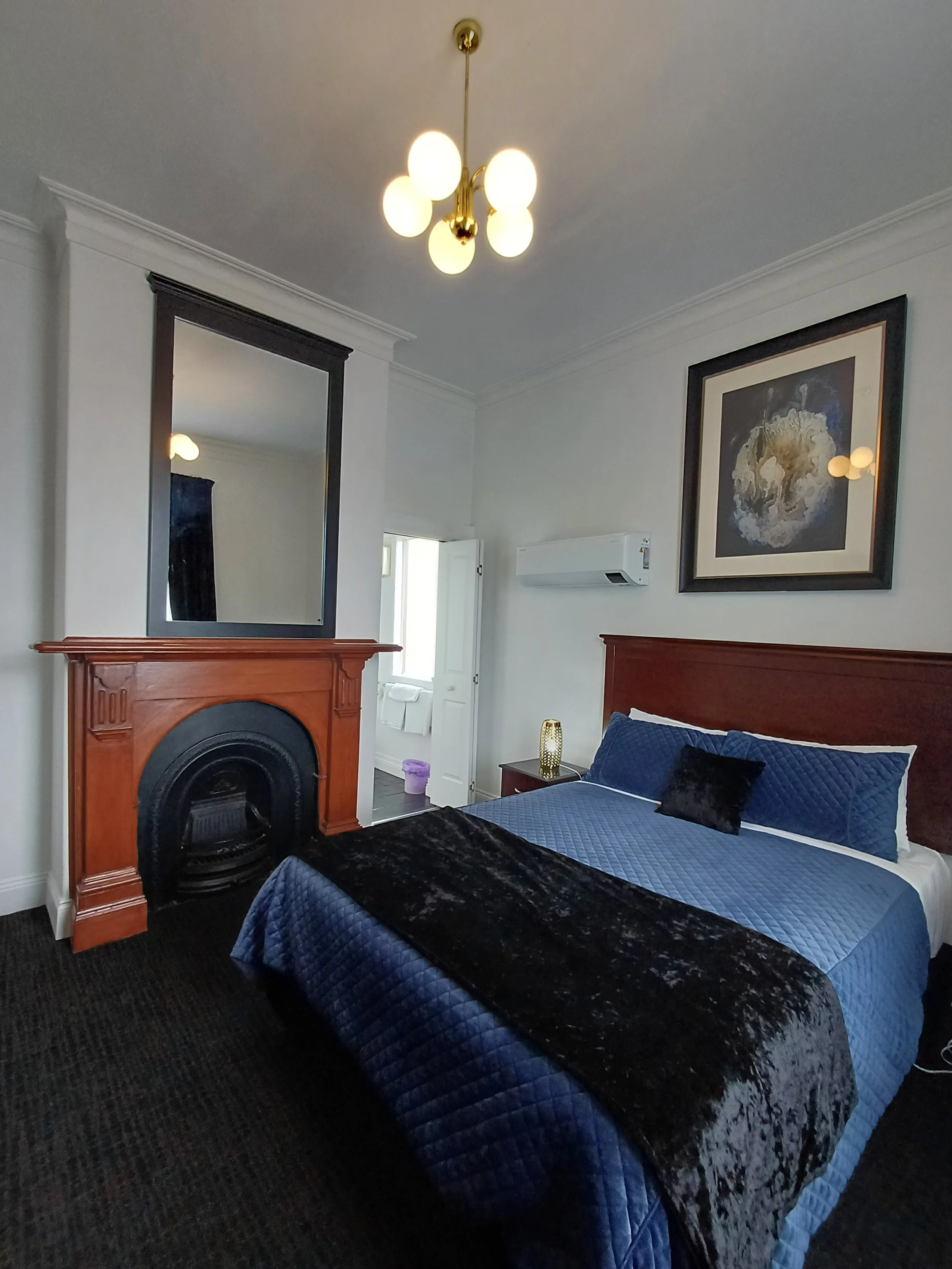 Accommodation in Launceston | ART Hotel on York | Standard Queen room with queen bed