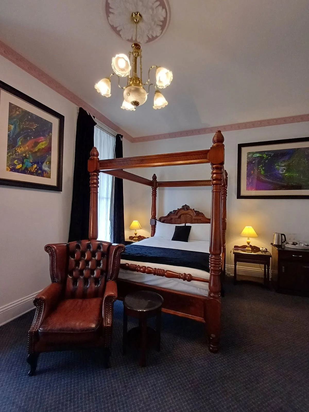 Accommodation in Launceston | ART Hotel on York | Premium Queen room with queen bed