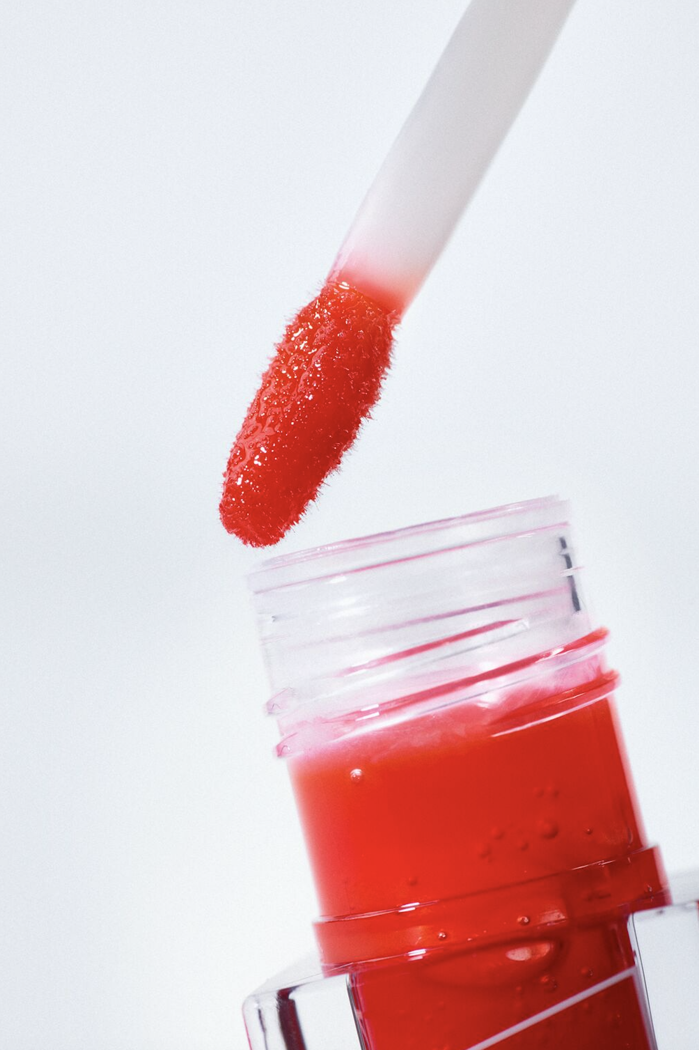 pepper-artists-olivia-crouppen-wet-lip-oil-14.png