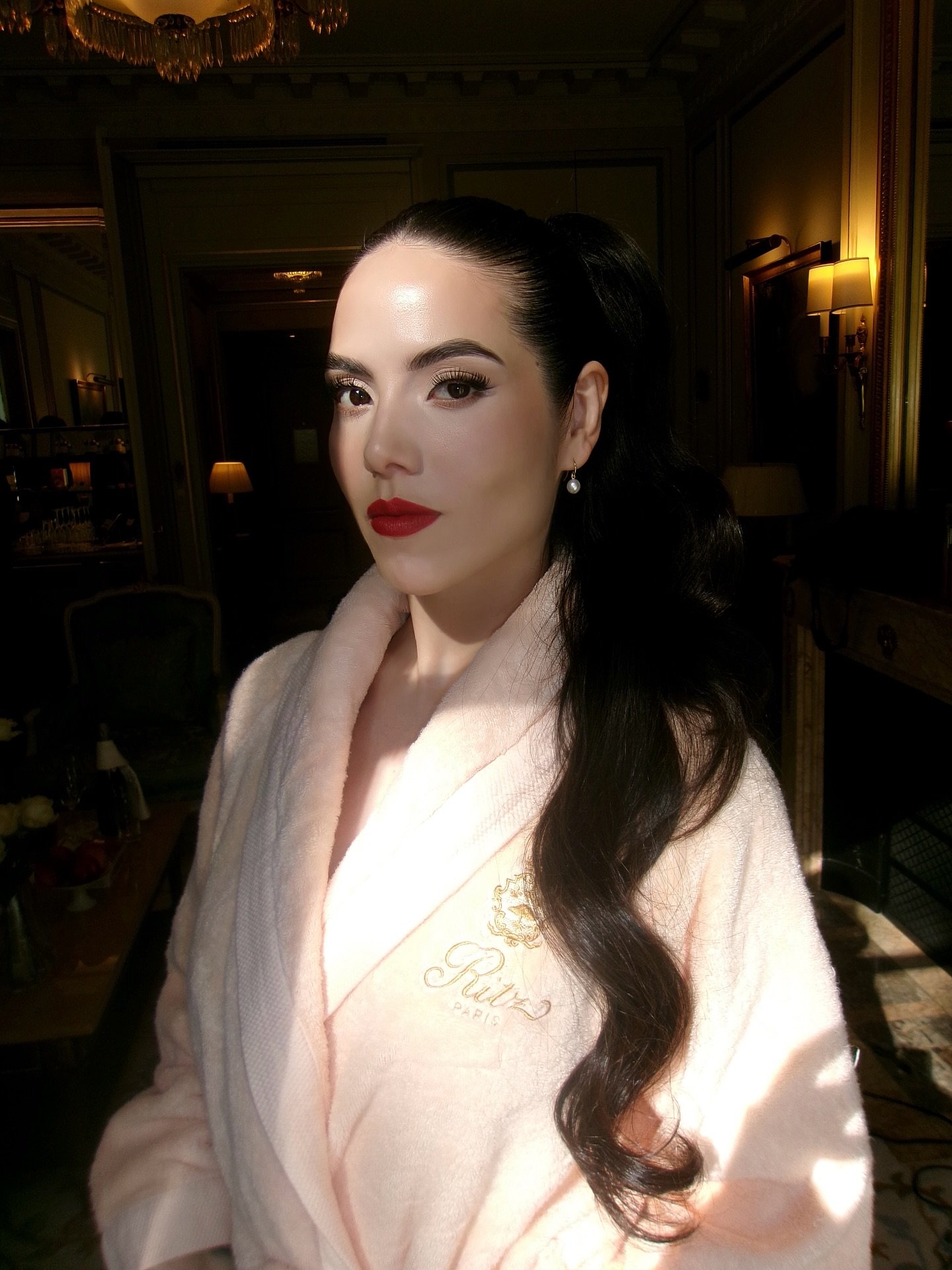 Just the perfect hucks glam - snatched, sexy, classic and SKIN ❕❕ #perthmua #perthhmua #perthhairstylist #perthhairstyling #perthmakeupartist #makeup #hairstyle #hens #paris #parisweddings #ritzparis