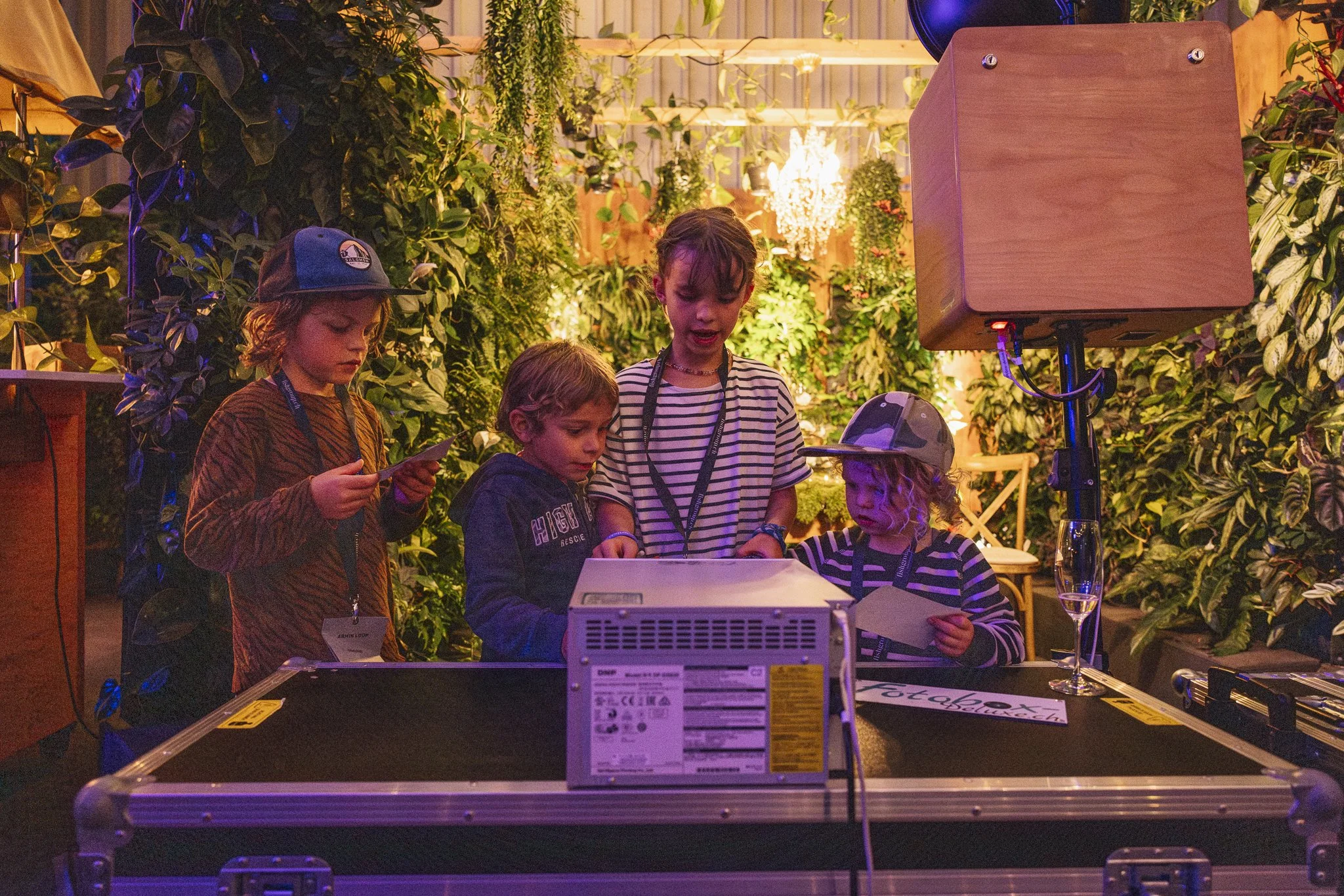 20240524_Genial_Delikat_Jubiläumsfest_2001-Verbessert-RR.jpg