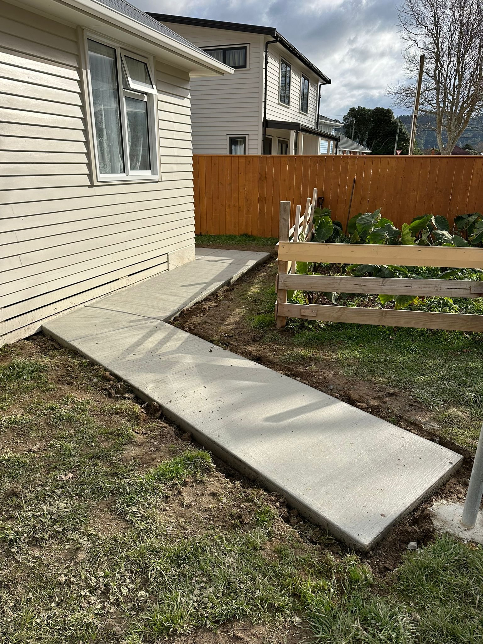 washing line path.jpg