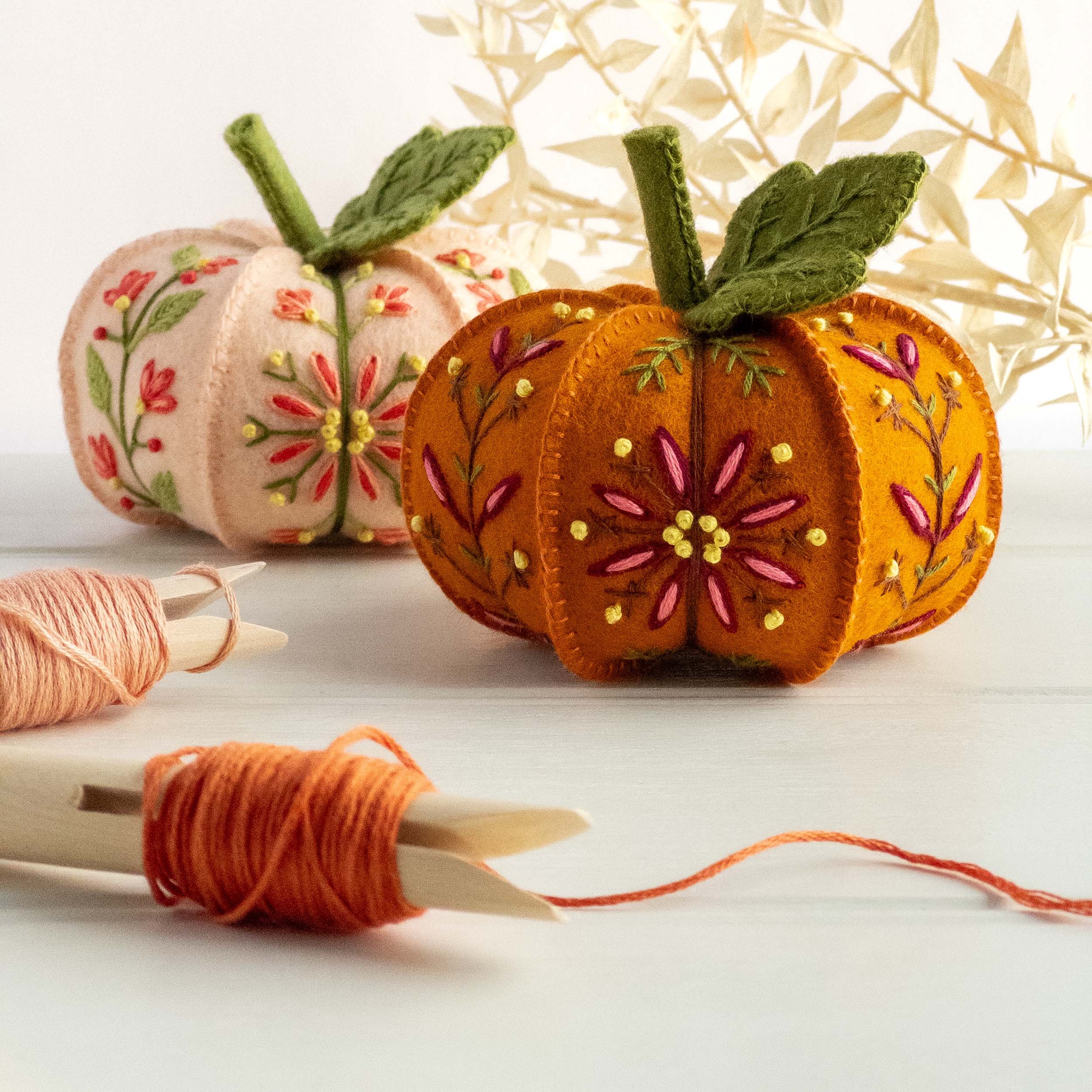 the-hoop-in-hand-embroidered-felt-pumpkins-pattern-bundle.jpg