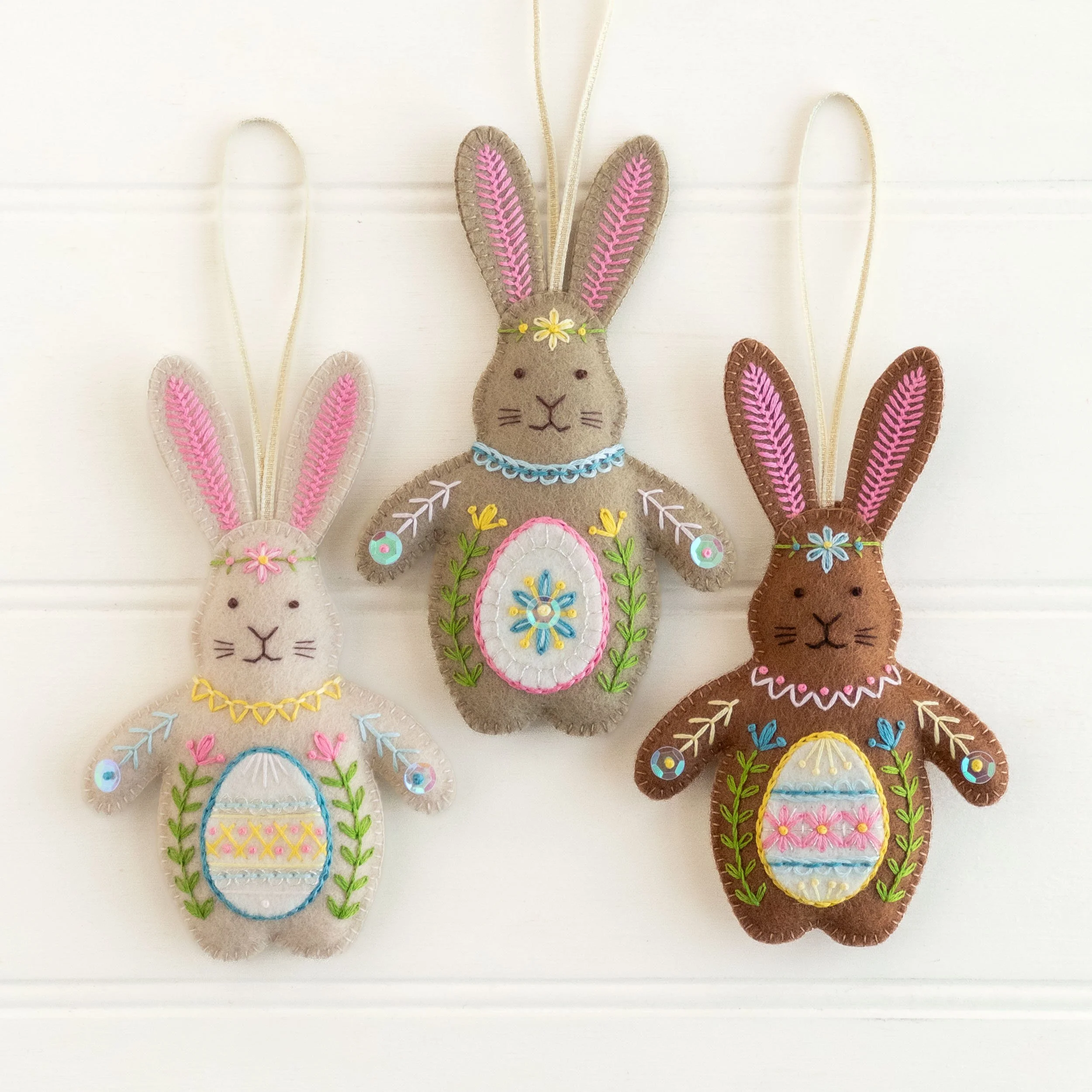 the-hoop-in-hand-three-embroidered-felt-easter-bunny-ornaments.jpg