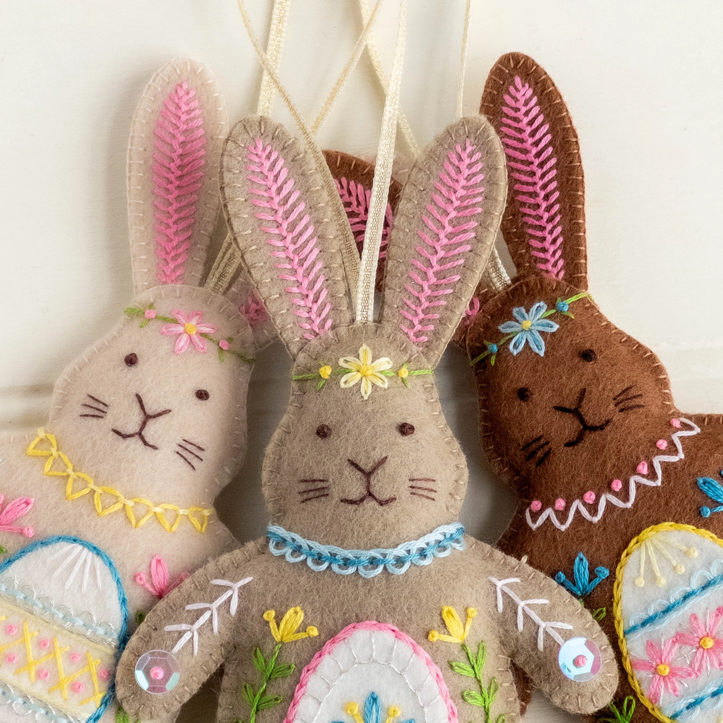 the-hoop-in-hand-embroidered-felt-floral-bunnies.jpg