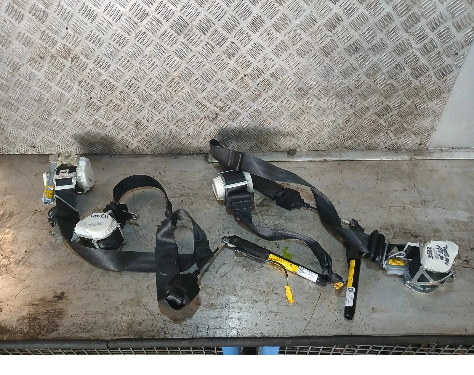 500l belts 4.jpg