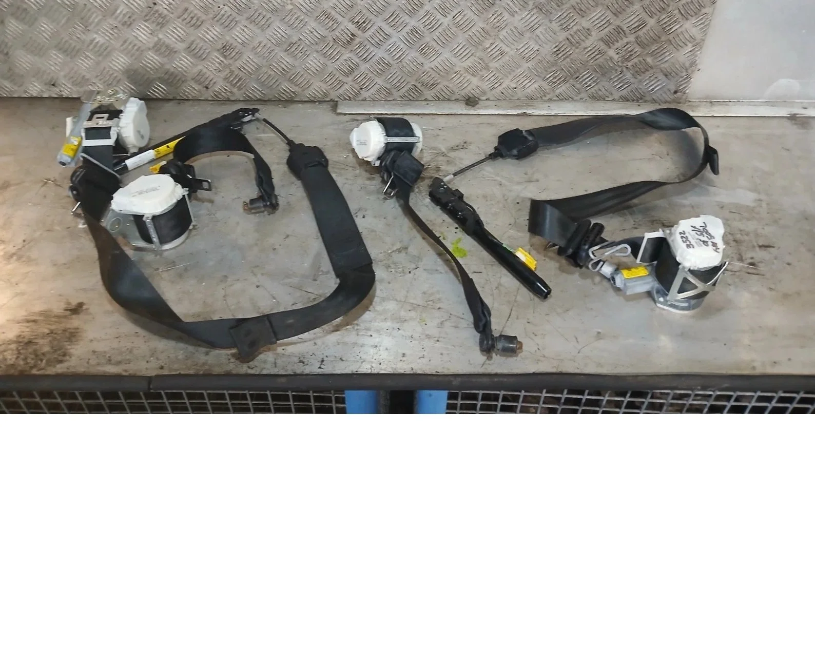 500l belts.jpg