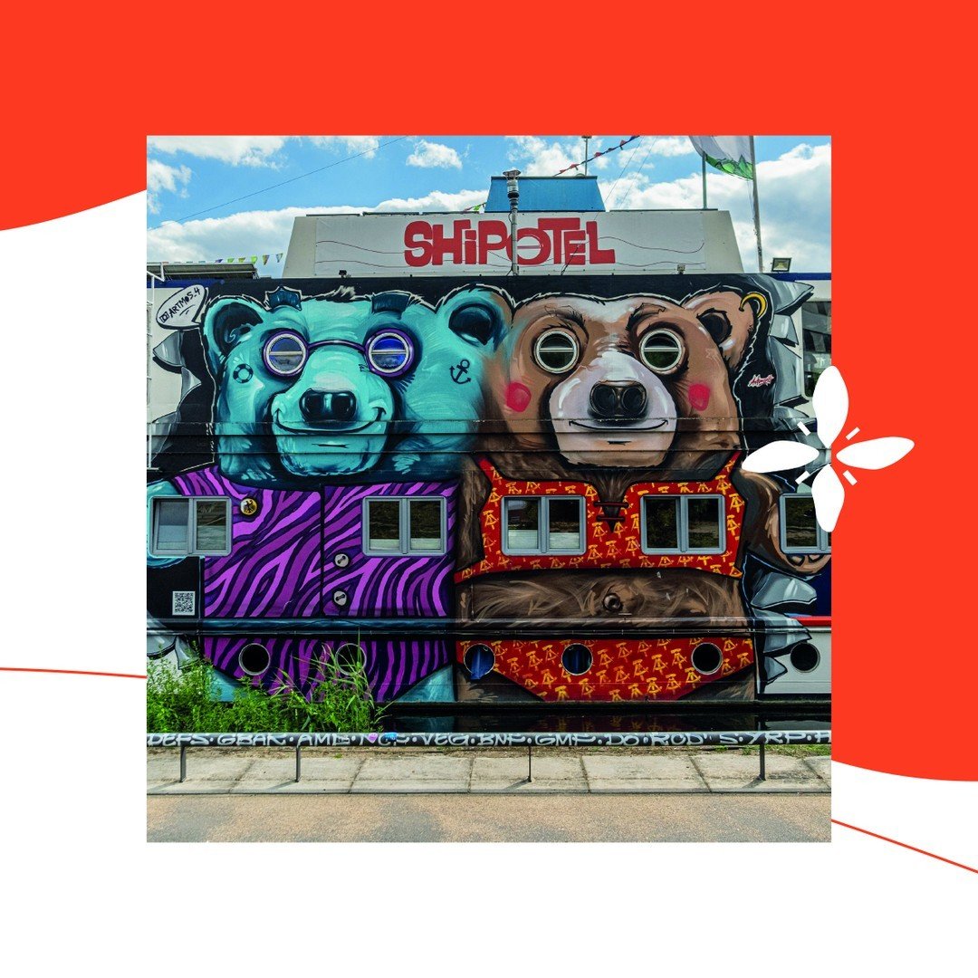 ⬇️ english
Uns kannst du nicht &uuml;bersehen! Zwischen Oberbaumbr&uuml;cke und East Side Gallery - die 2 Schiffe direkt auf der Spree - die mit den schnuckeligen Graffiti B&auml;ren - genau - das sind wir. Es gibt wohl keine &ouml;ffentliche Statist