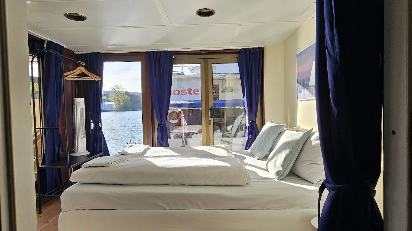 Doppelbett Suite mit Terrasse
