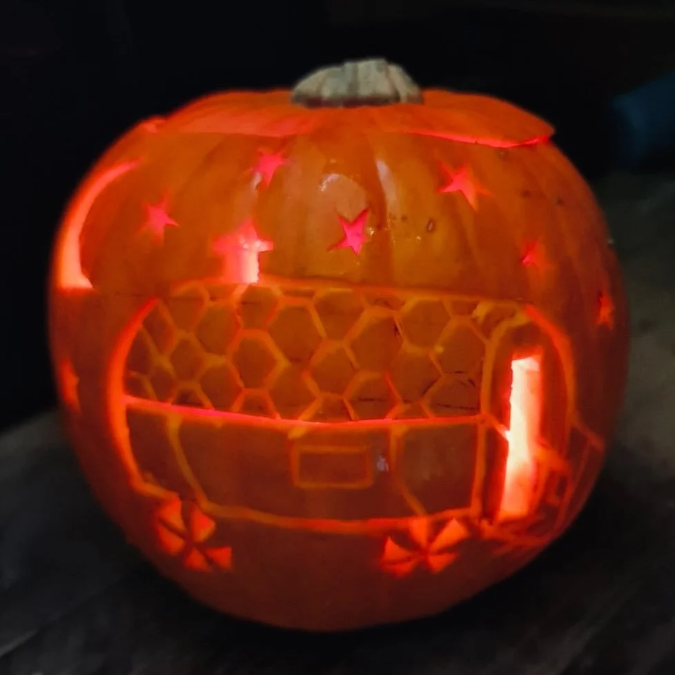 It’s getting dark out! 
π₯ the fires are lit here at @wildcatsauna - book in for a hygge Halloween with us this weekend π 
Loving the sauna themed pumpkin πͺ 
#sauna #samhain #halloween #winternights #hygge #cosy