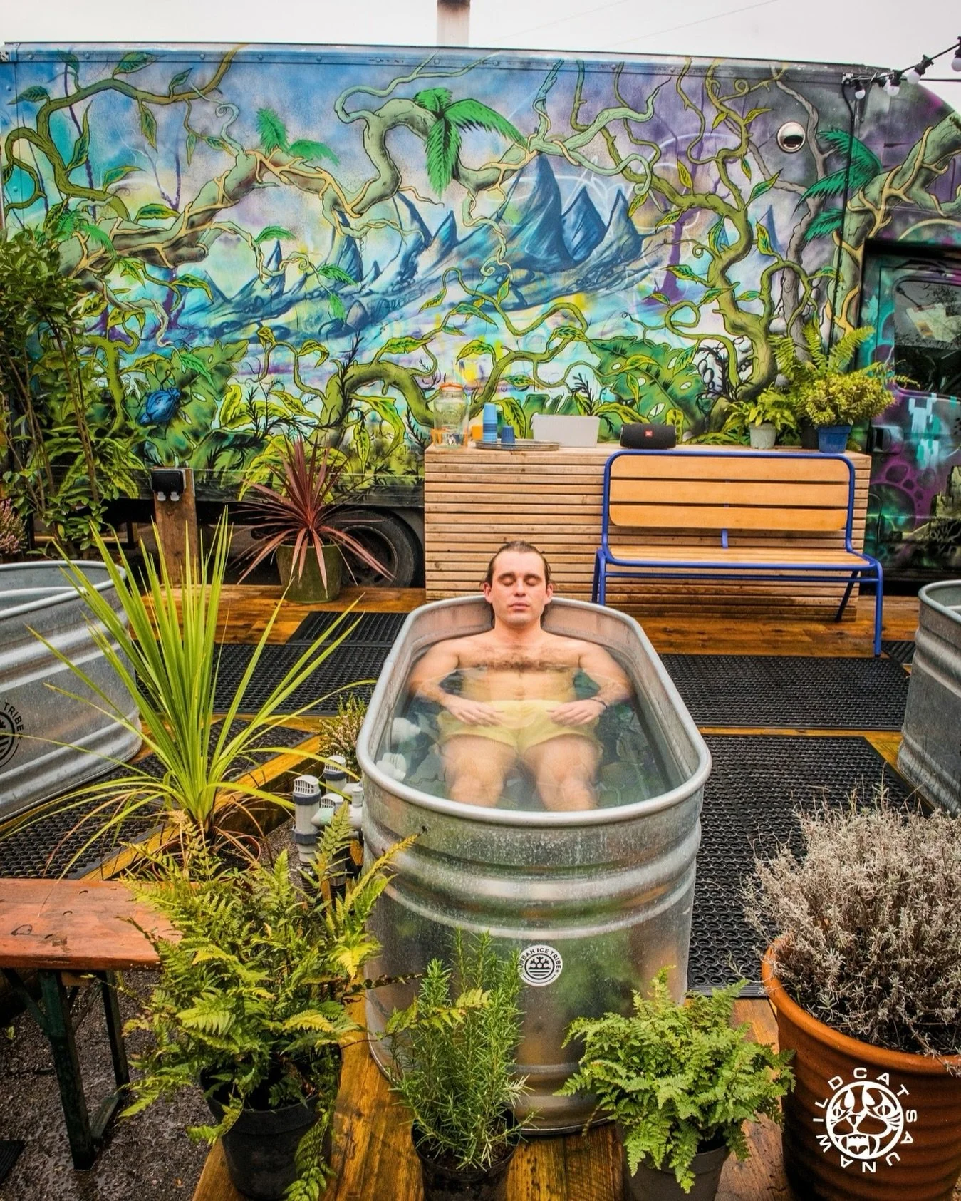 ❄️ Winter Contrast ❄️

As it&rsquo;s colder during the winter months, shorter cold exposure can be just as effective. 

After the heat of our sauna&rsquo;s, you can choose how you cool down:

❄️A cold plunge for a full contrast
💧A cold shower for a 