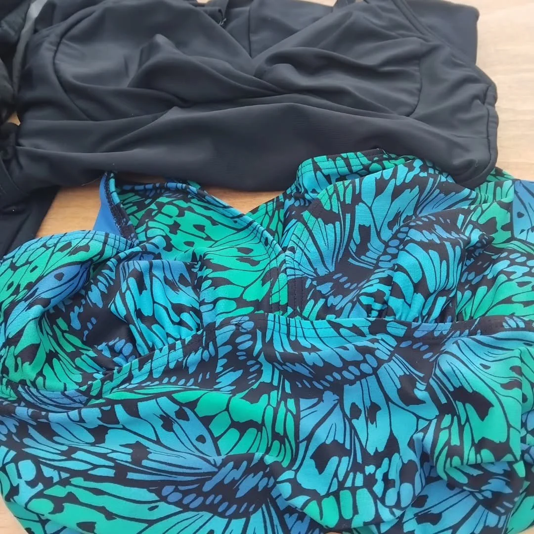 2 swimming costumes, short, t-shirt, hat and a plethora of towels and water bottles 🍶🌴
If you think you might have lost one here do give us a call/pop in to check @wildcatsauna The lost property will be despatched in two weeks do there is still tim