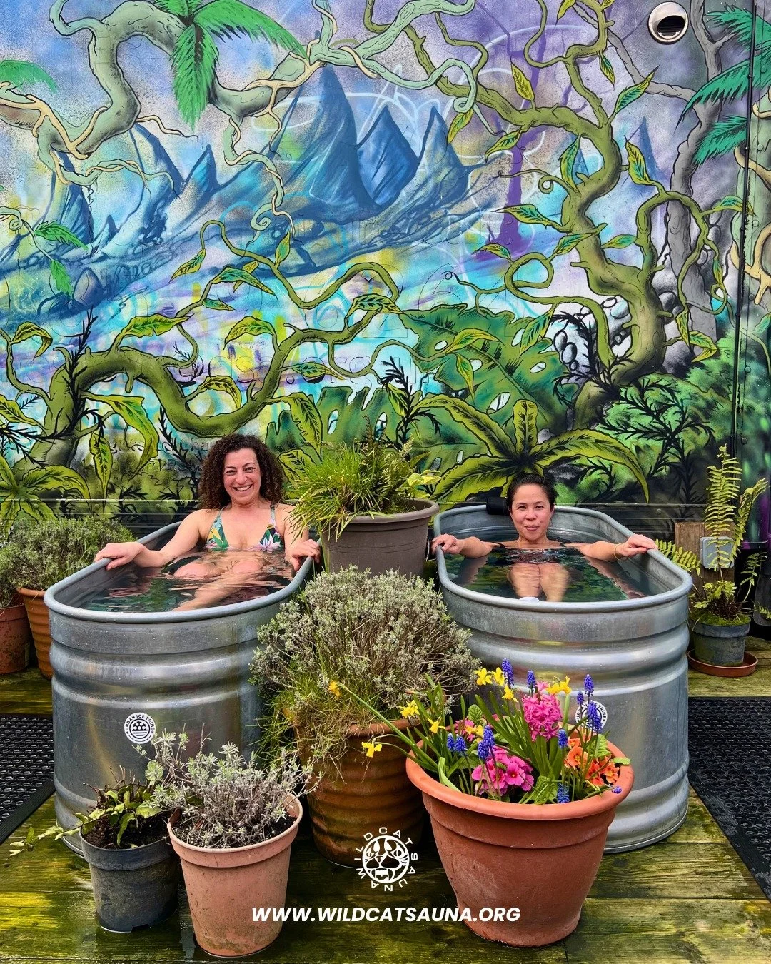 Female and male bodies respond to heat differently.

We sweat later and experience greater hormonal fluctuation, which makes intentional heat exposure especially powerful for us. 

Here's what research shows regular sauna use can do: 

✨️Ease perimen