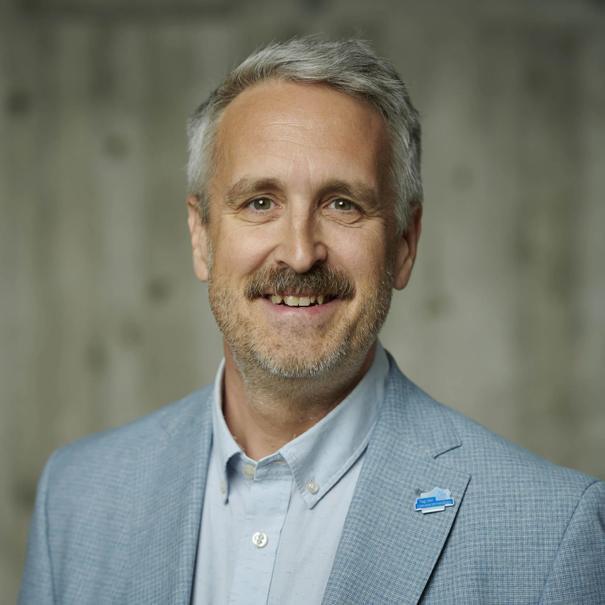 CM-headshot-BHV-Jörg-Schelling-03-1x1.jpg