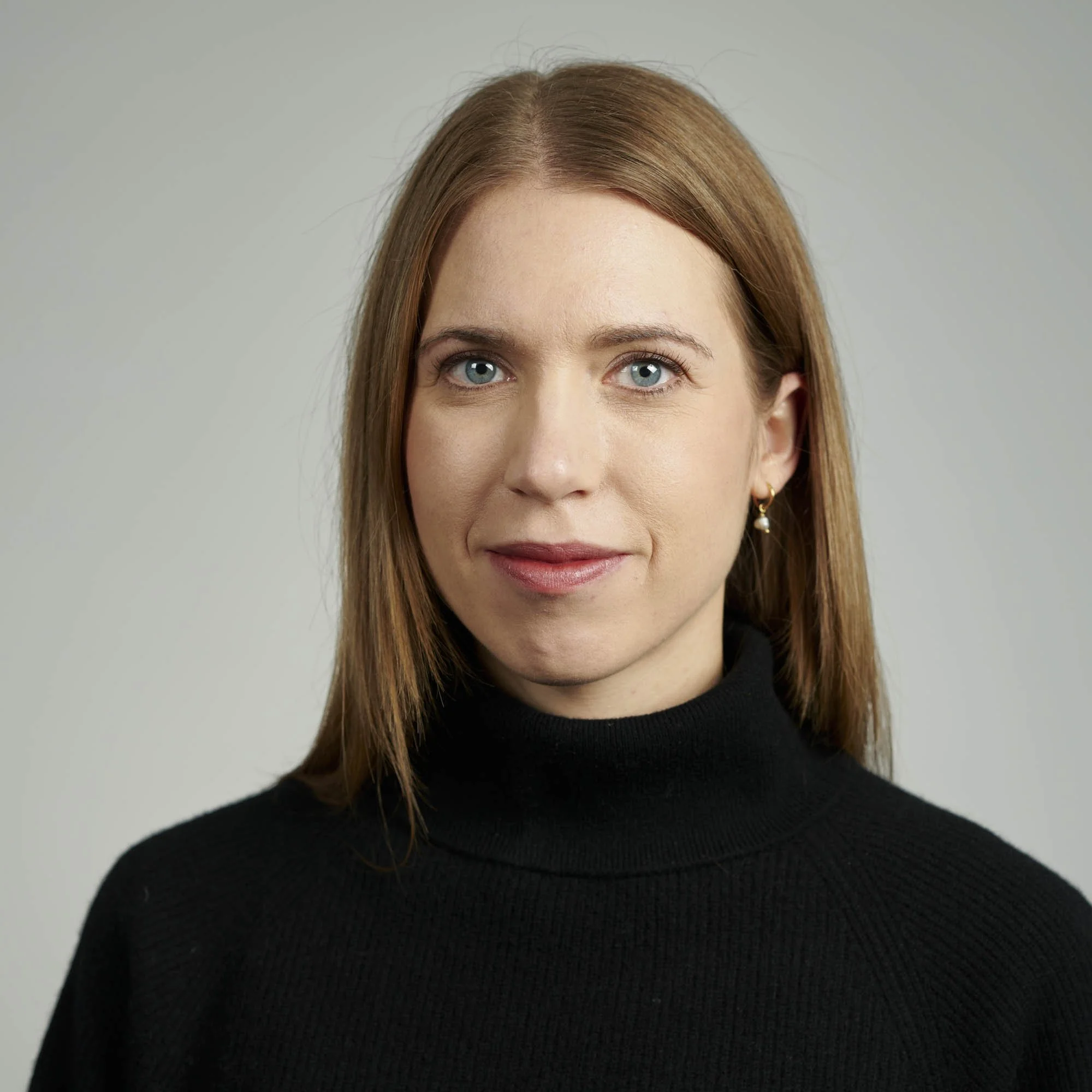 CM-headshot-guentner-16-lisa-gerle-035-1x1.jpg
