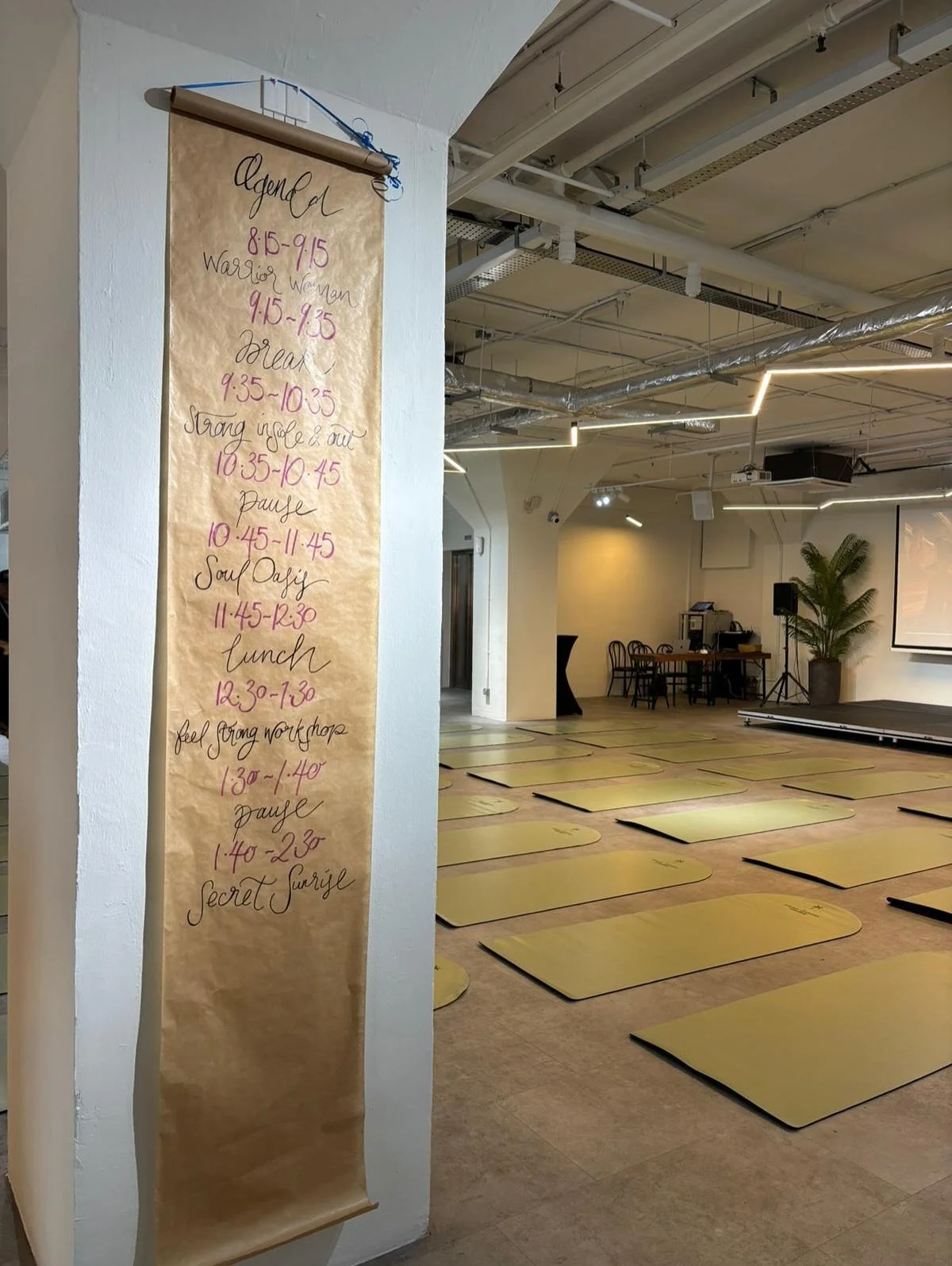 The stillness before it all began ✨
Hours later this space was buzzing with energy, strength, and connection. 💛

#FeelStrongRetreat #FeelGoodTribe